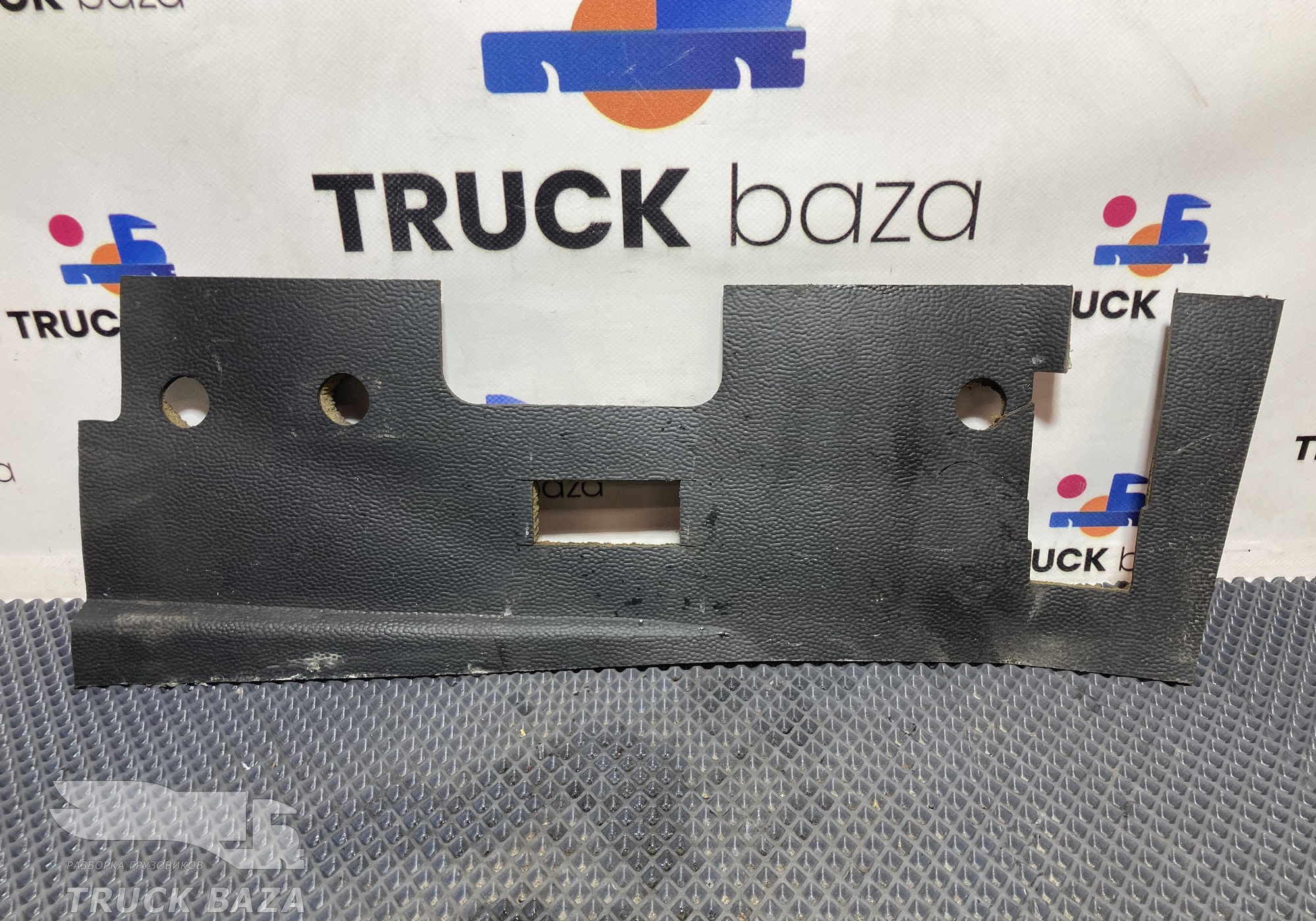 1828212 Покрытие напольное левое для Daf XF105 (с 2005)