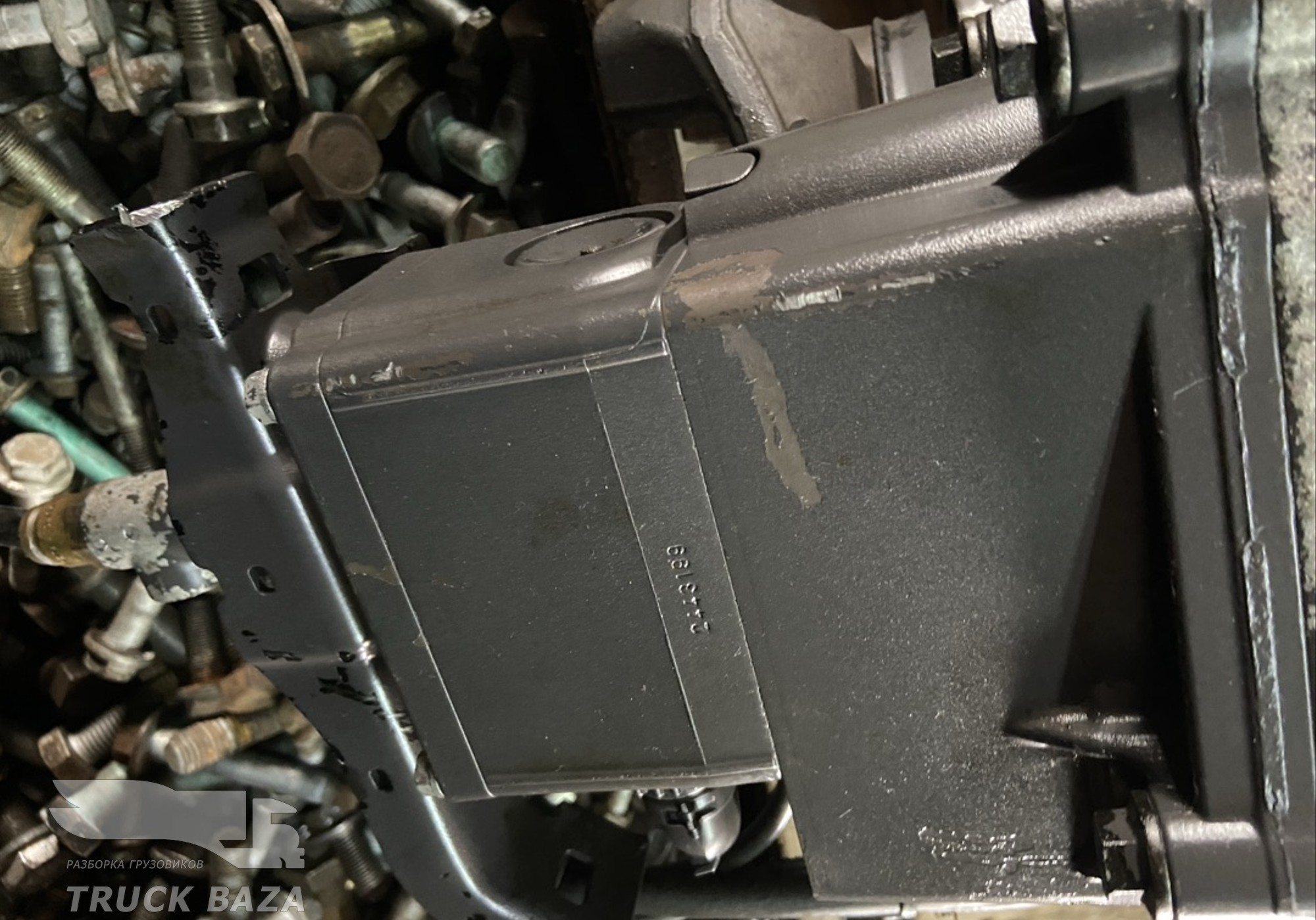 2443199 Блок клапанов делителя КПП