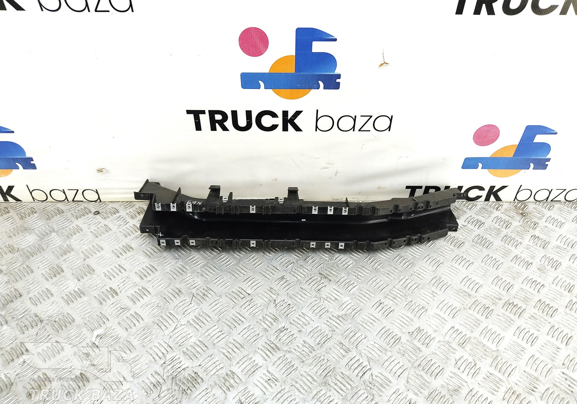 81254246323 Кронштейн проводки для Man