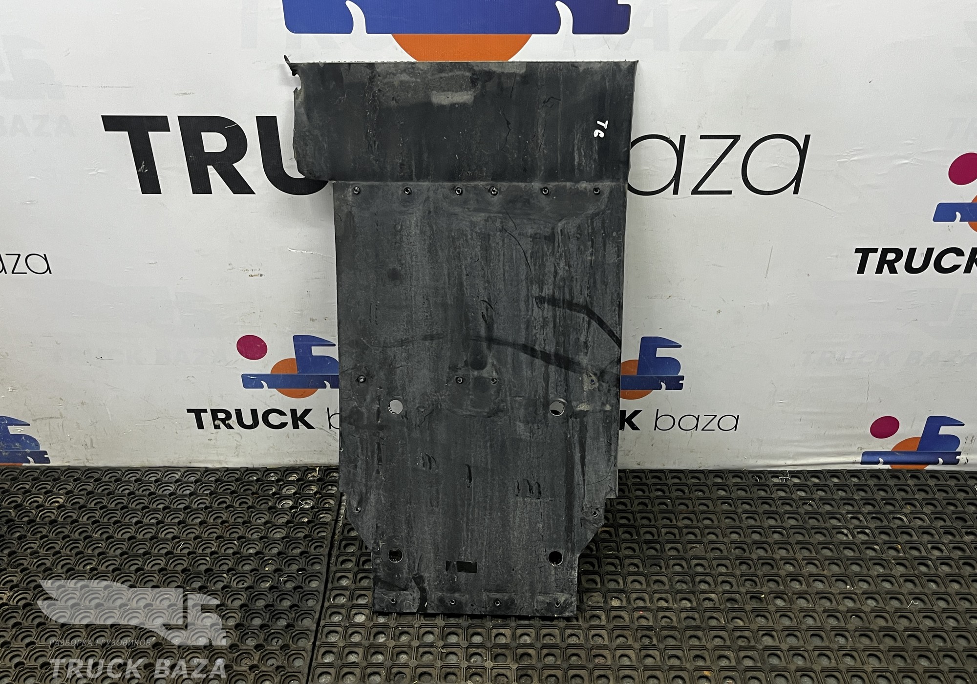 812W612300205 Брызговик передний левый для Sinotruk Sitrak C7H