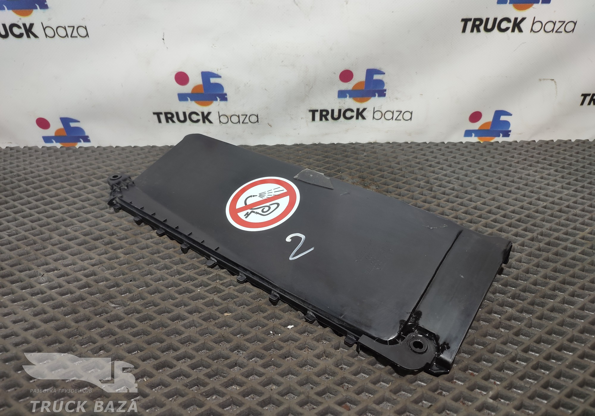 811W624100077 Крышка блока предохранителей для Man TGM II (с 2008)