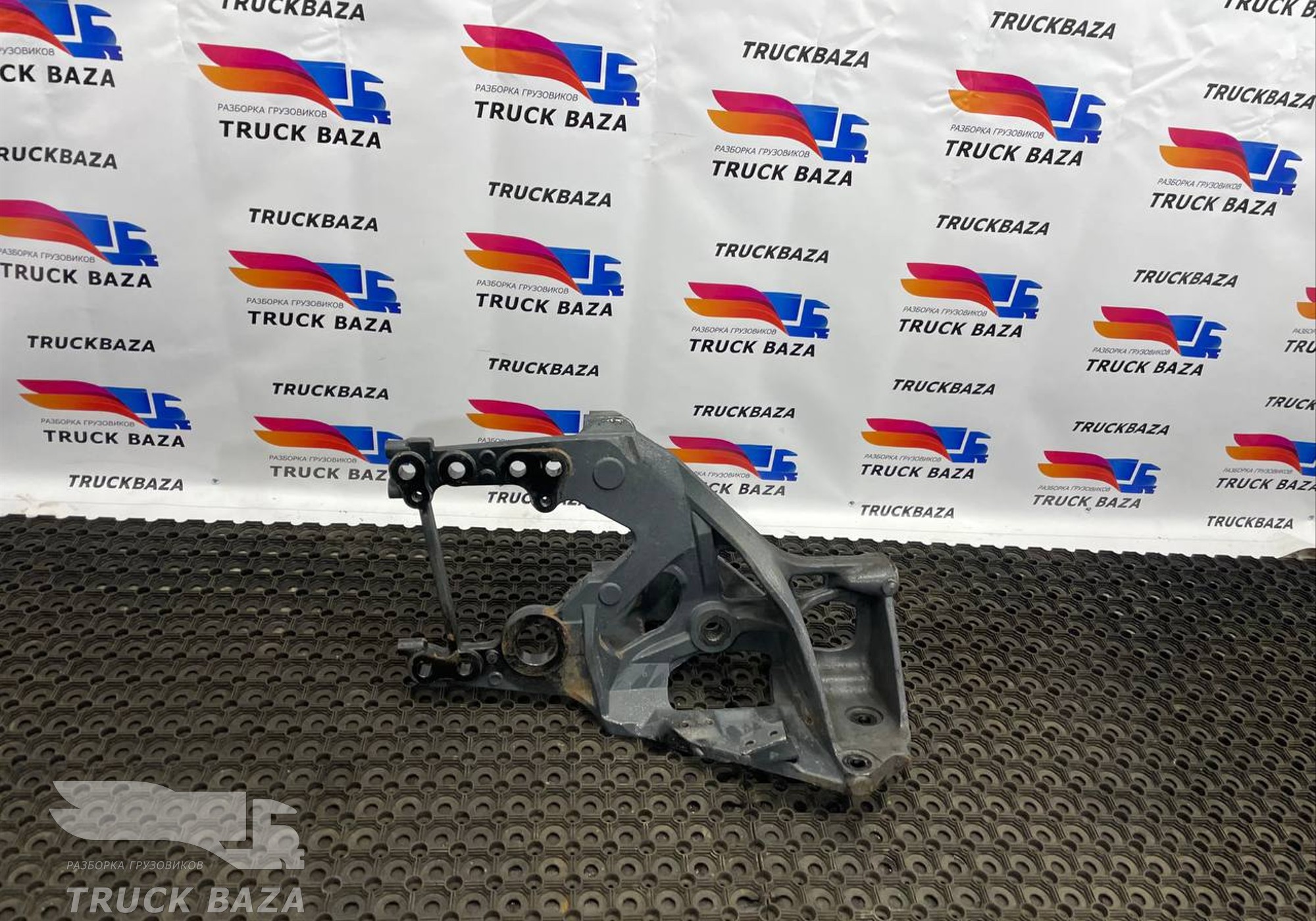 1849492 Кронштейн рессоры передний левый для Daf XF106 (с 2012)