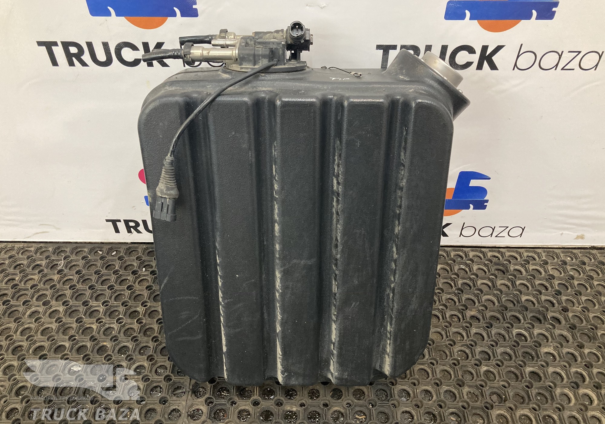 WG9925565001 Бак AdBlue для Sinotruk Sitrak C7H