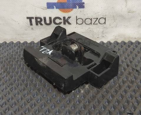 810W611406006 Проставка замка капота