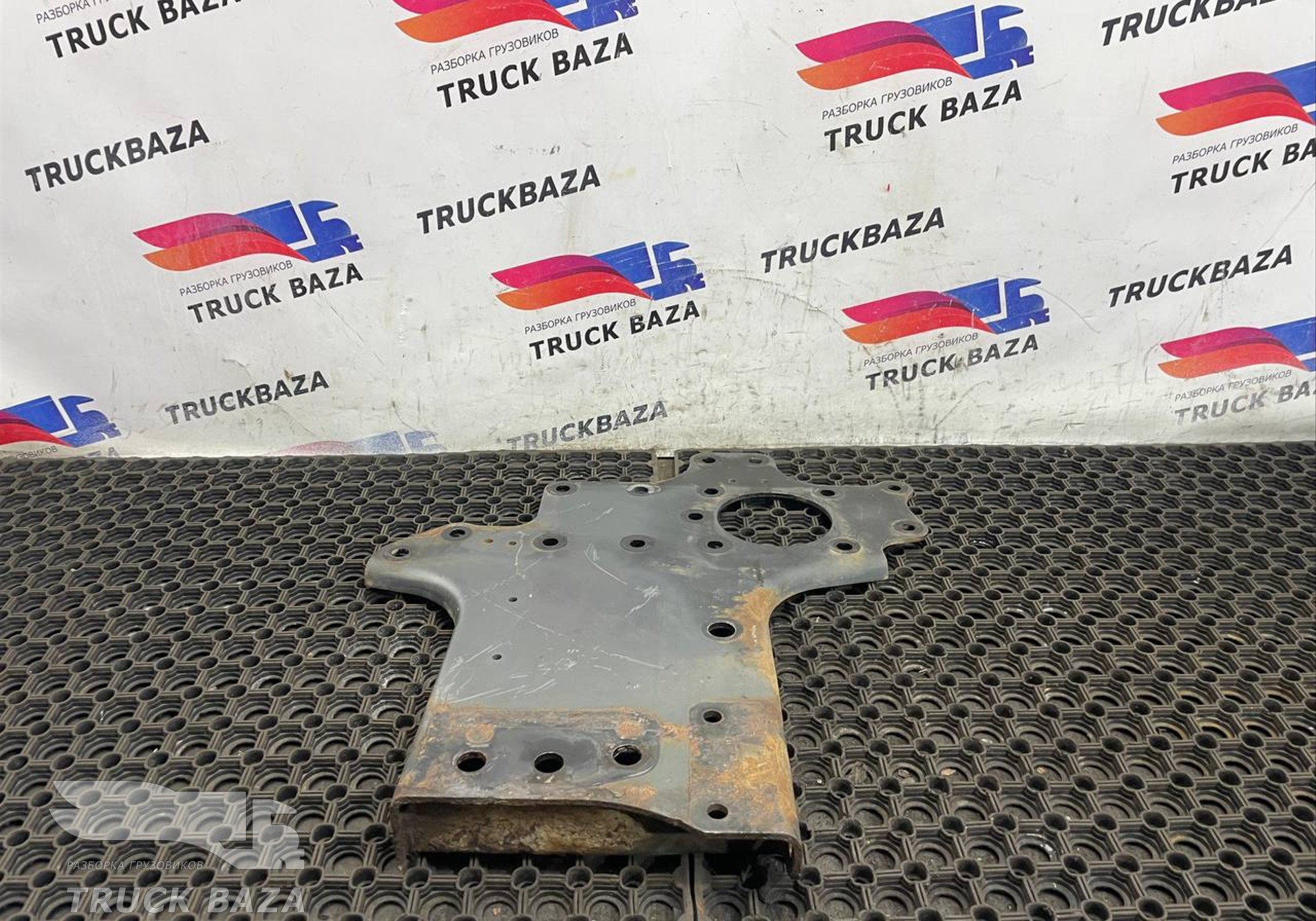 9303100190 Кронштейн усилителя переднего бампера для Mercedes-Benz Actros MP3 (с 2008)