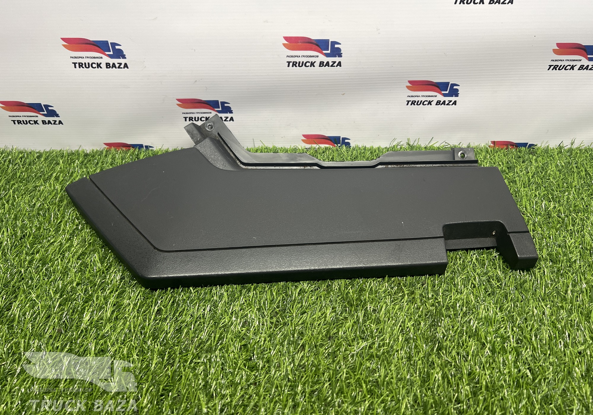 82256771 Накладка на торпедо для Renault T (с 2013)