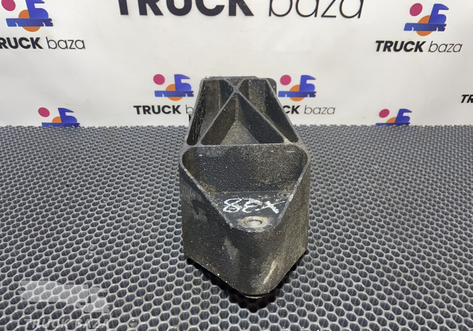 2050044 Кронштейн крыла заднего для Daf CF