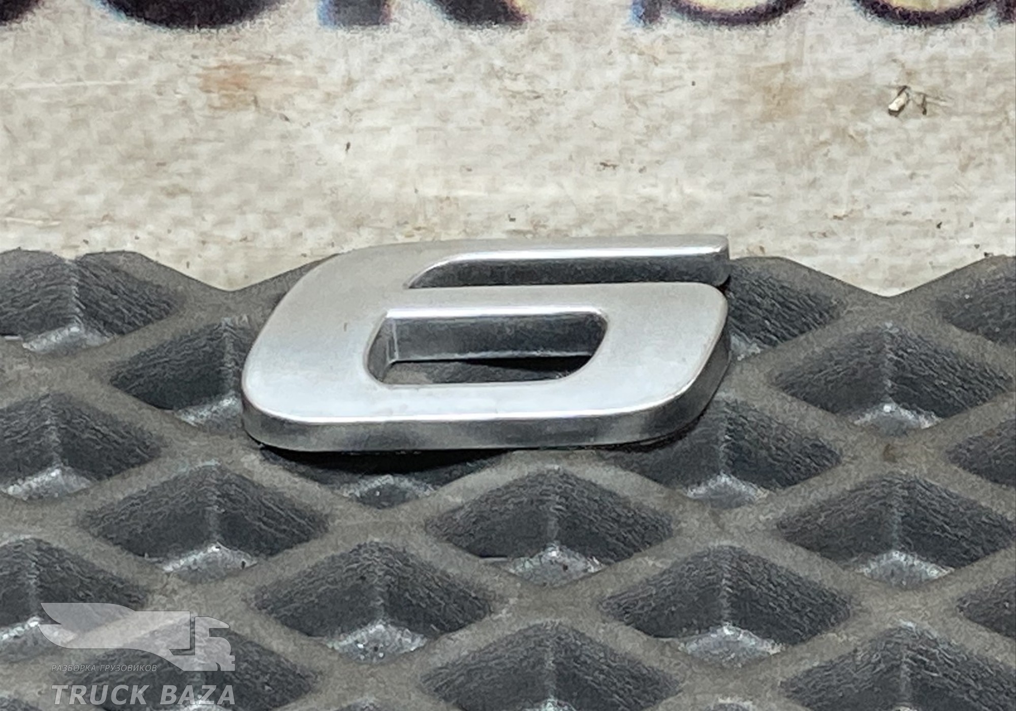 Эмблема цифра 6 для Mercedes-Benz Axor III (с 2010)
