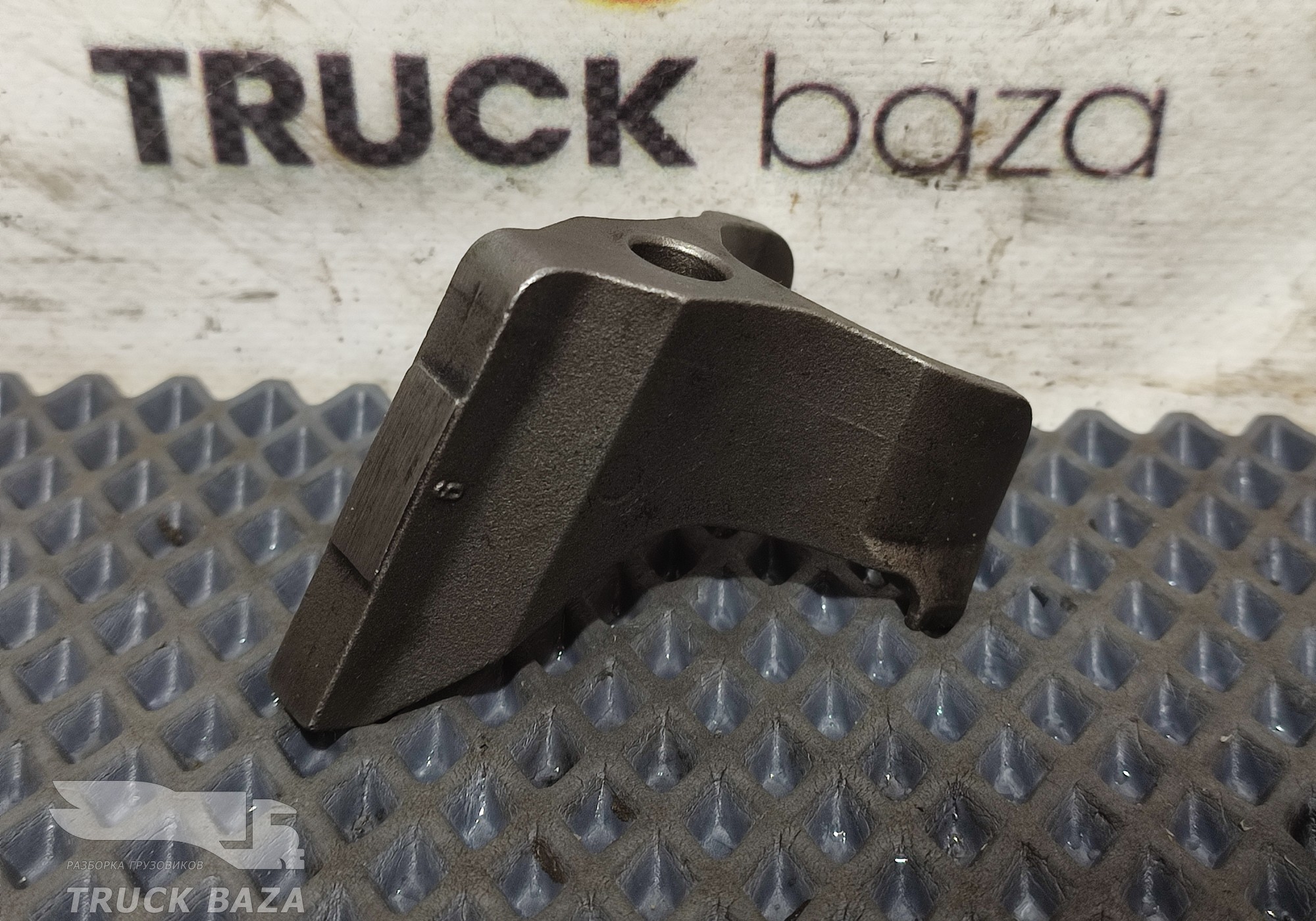 1549072 Кронштейн форсунки топливной