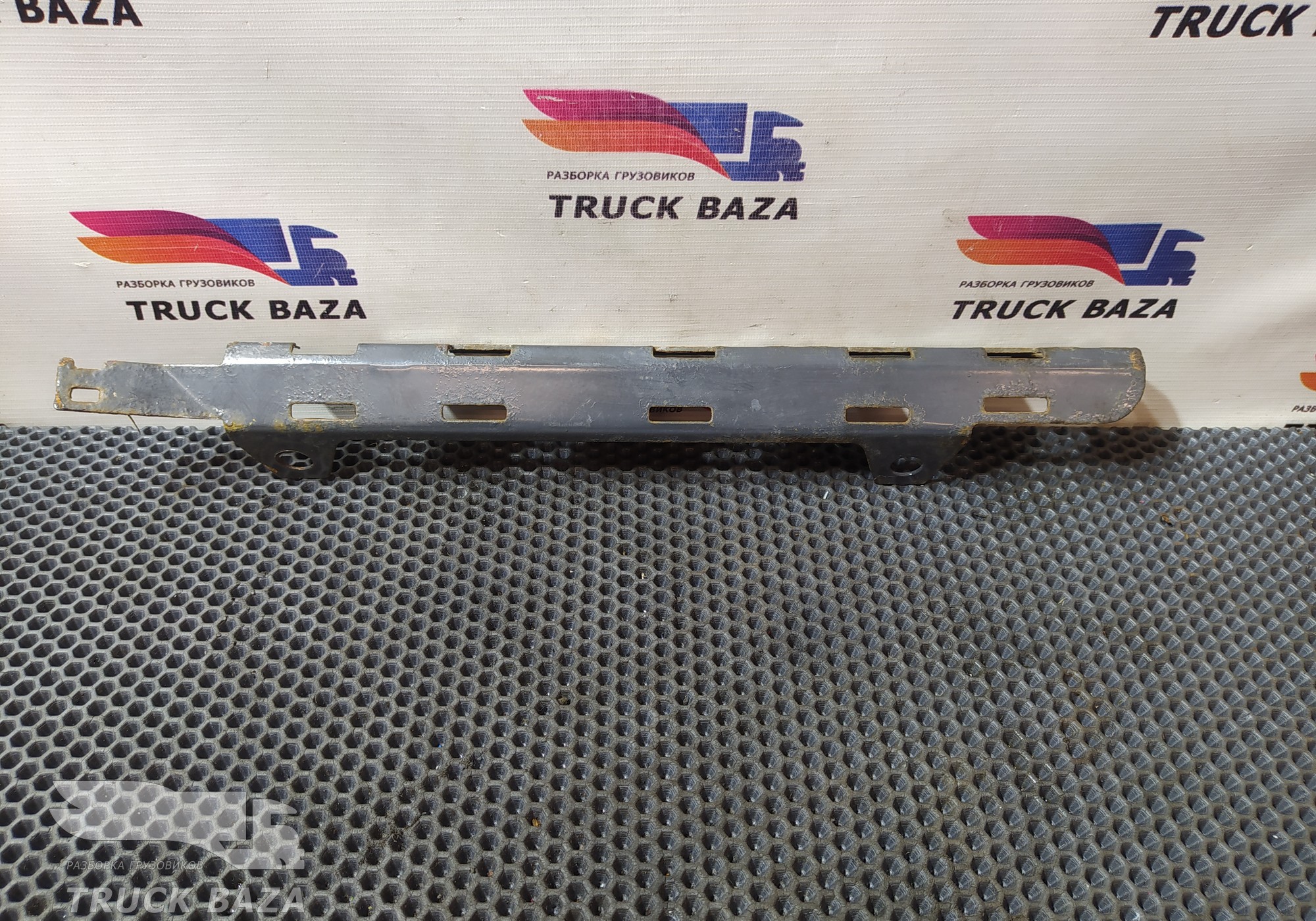 7421737320 Кронштейн проводки для Volvo