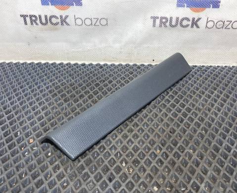 82301290 Накладка двери для Renault T (с 2013)