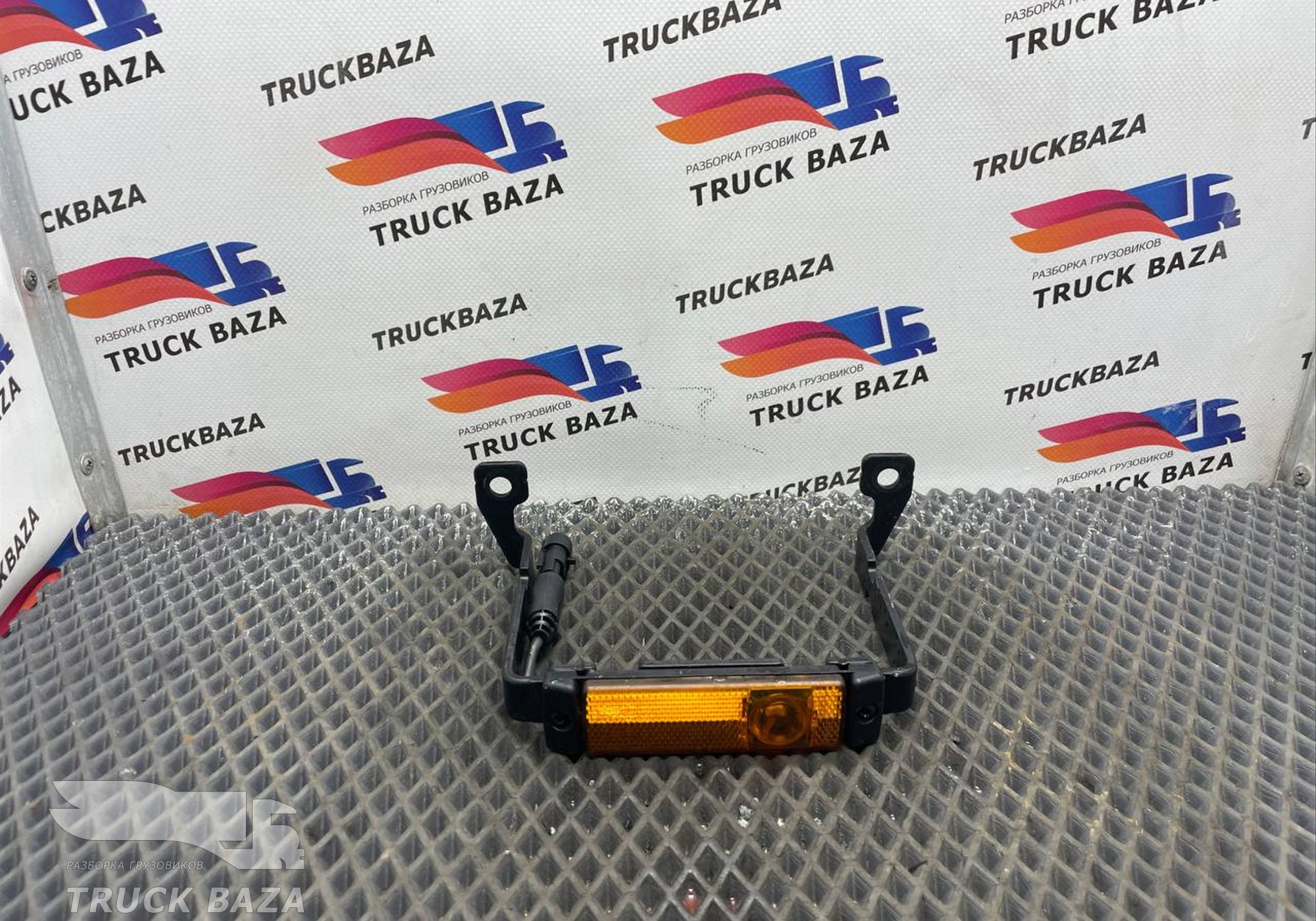 1697119 Фонарь габаритный для Daf XF106 (с 2012)