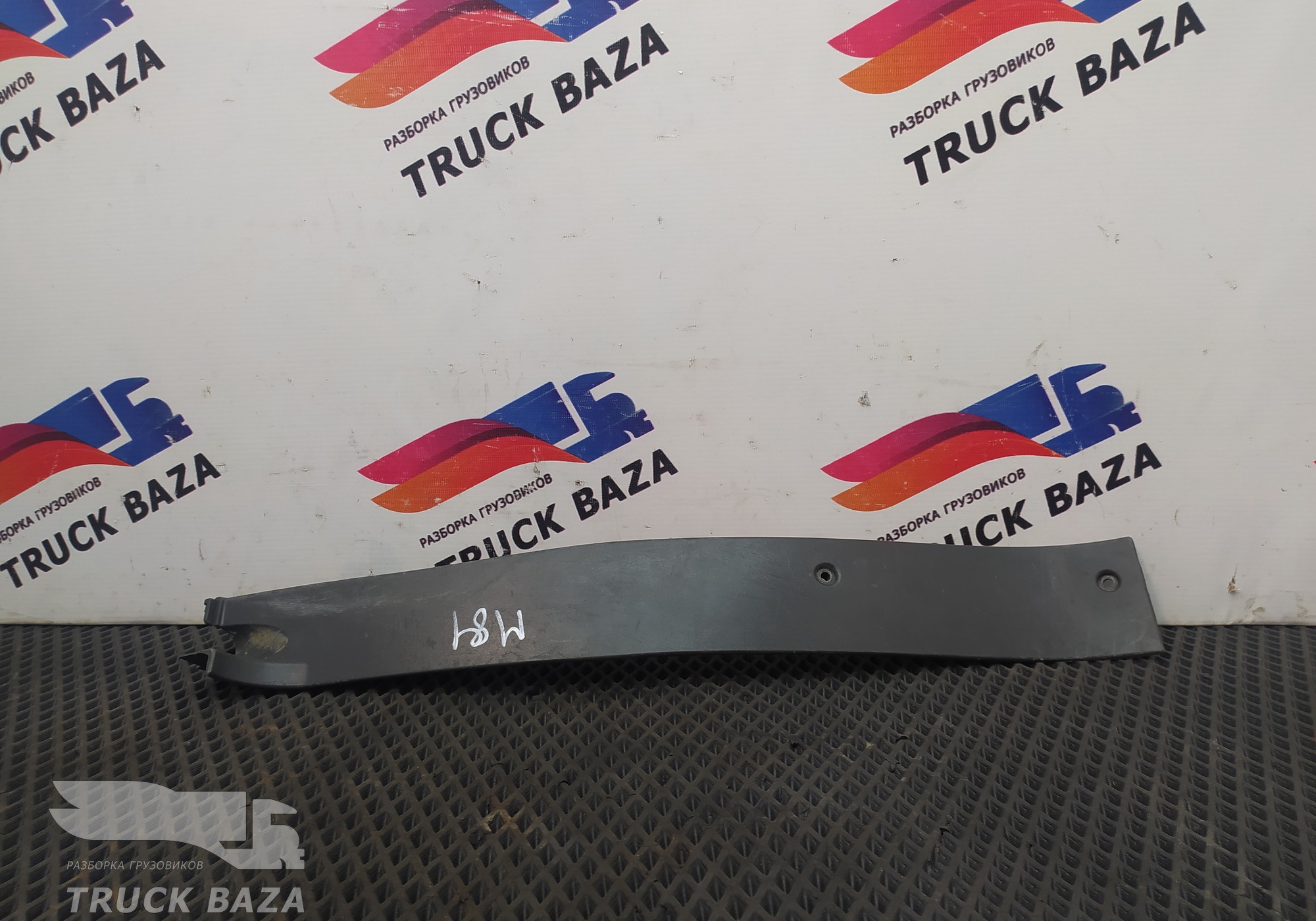 81615100756 Накладка порога задняя правая для Man TGM I (с 2005 по 2008)