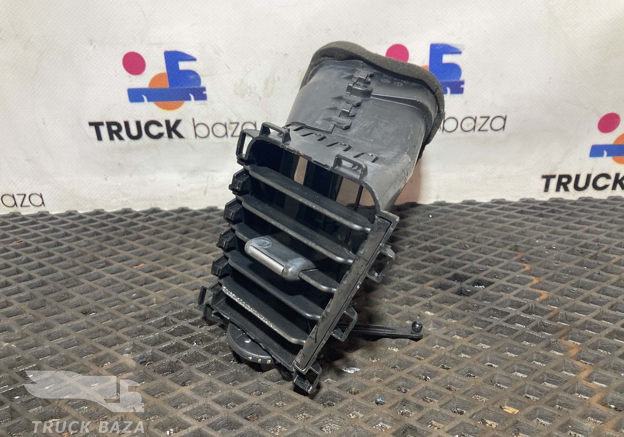 JC4670018B09 Дефлектор воздушный для Ford F-MAX (с 2018)
