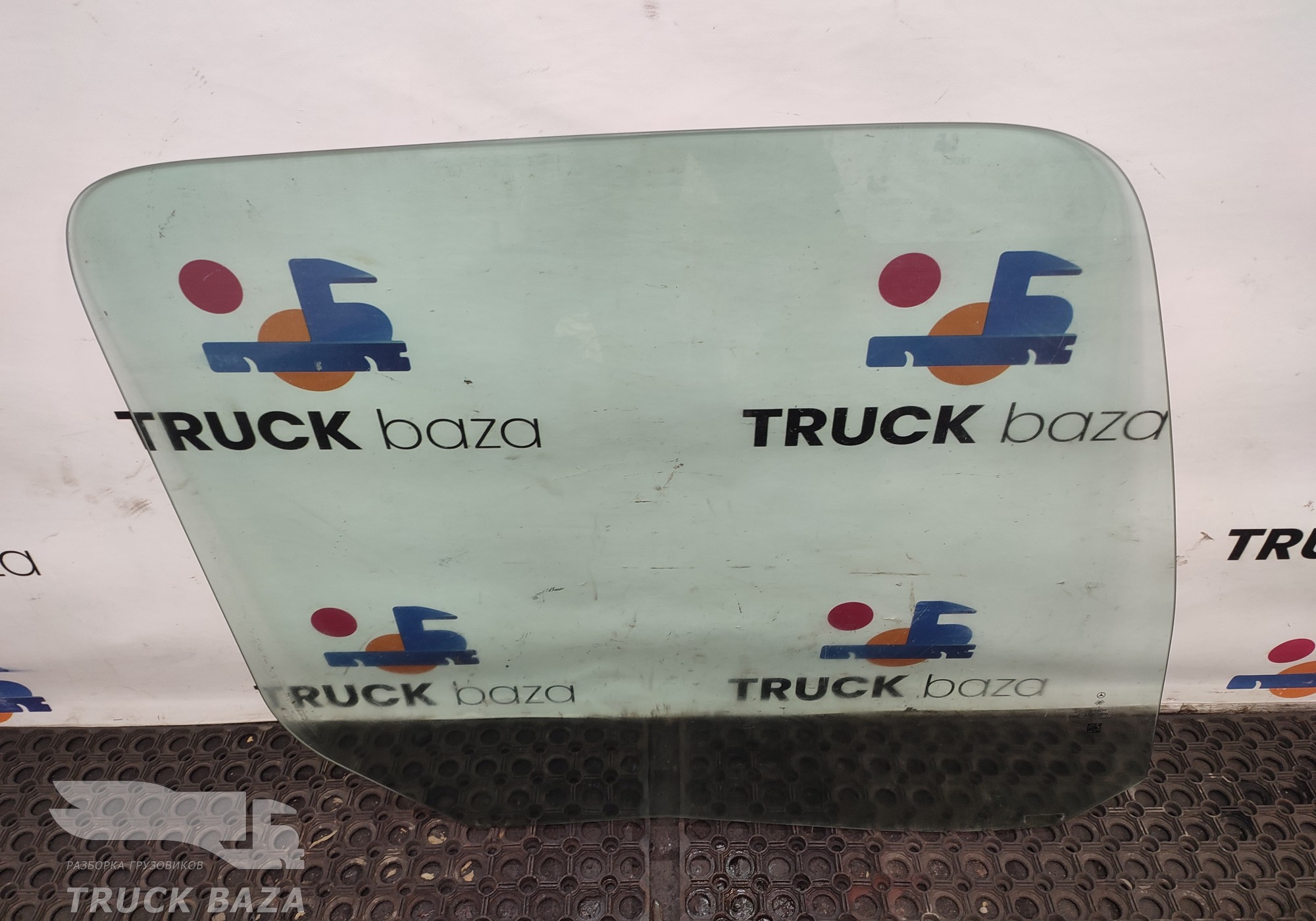 9607200218 Стекло двери левой для Mercedes-Benz Actros New Actros MP4 (с 2011)