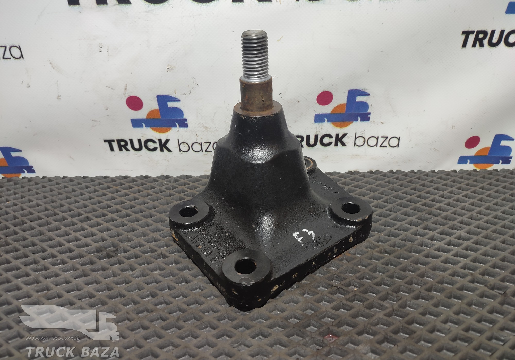 JC46002K98BB Кронштейн цилиндра подъема кабины для Ford F-MAX (с 2018)