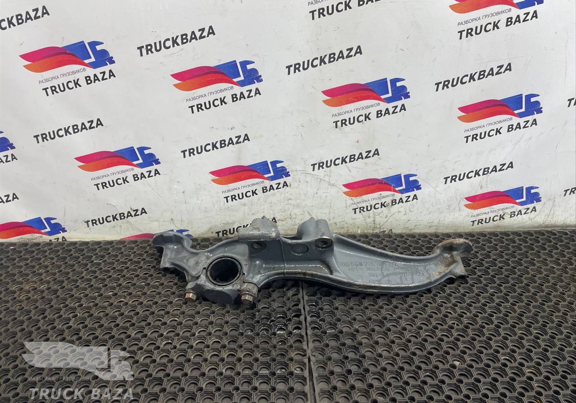 1896601 Кронштейн пневморессоры левый для Daf XF106 (с 2012)