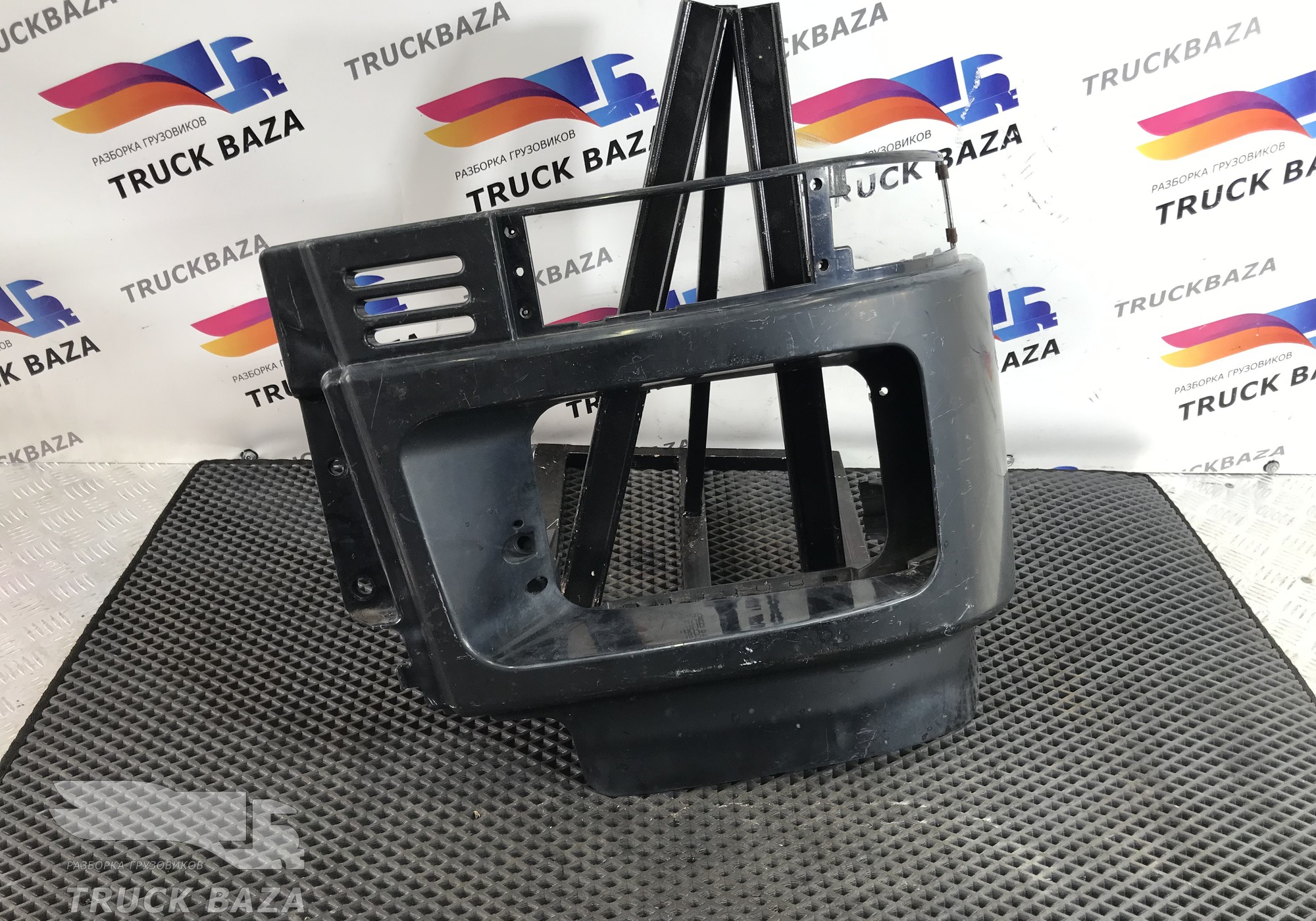 20398386 Корпус фары правой для Volvo FH 4 (с 2012)