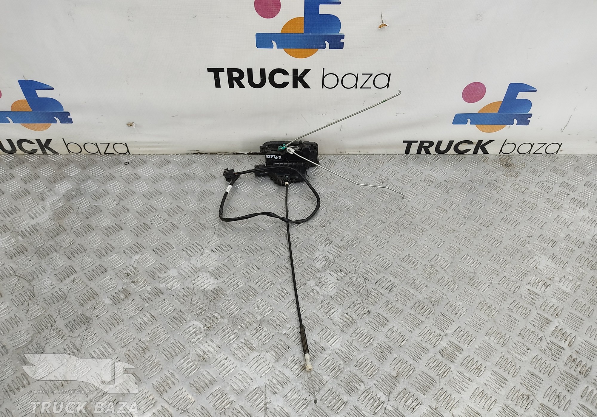 DZ14251340048 Замки двери правой для Shacman X3000 (с 2014)