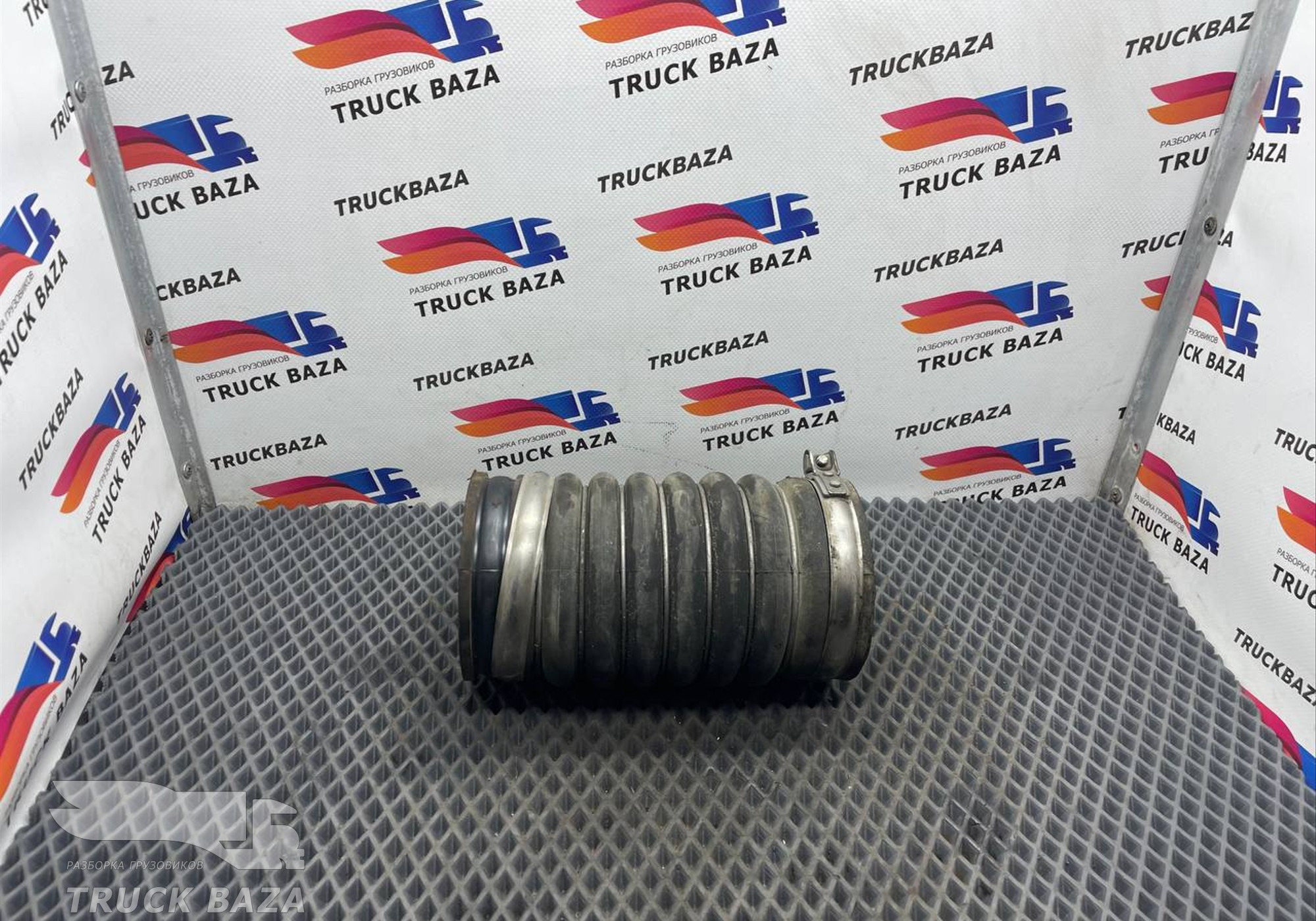 1813208 Патрубок интеркулера для Daf XF106 (с 2012)