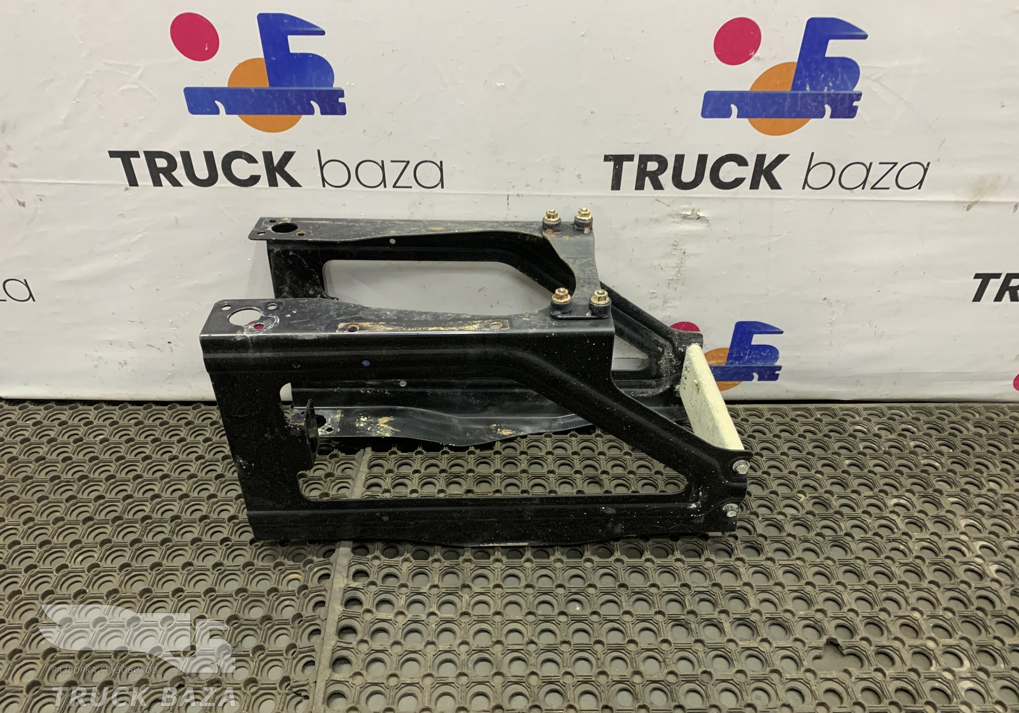 2172871 Кронштейн бачка мочевины для Scania 6-series G (с 2016)