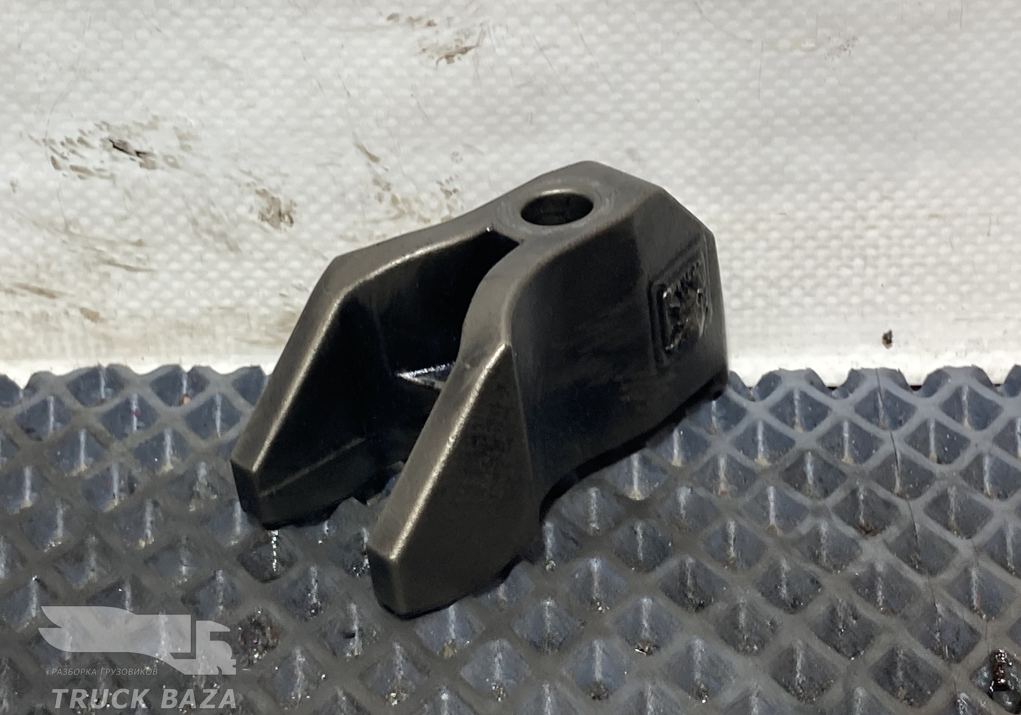 1791123 Кронштейн форсунки топливной