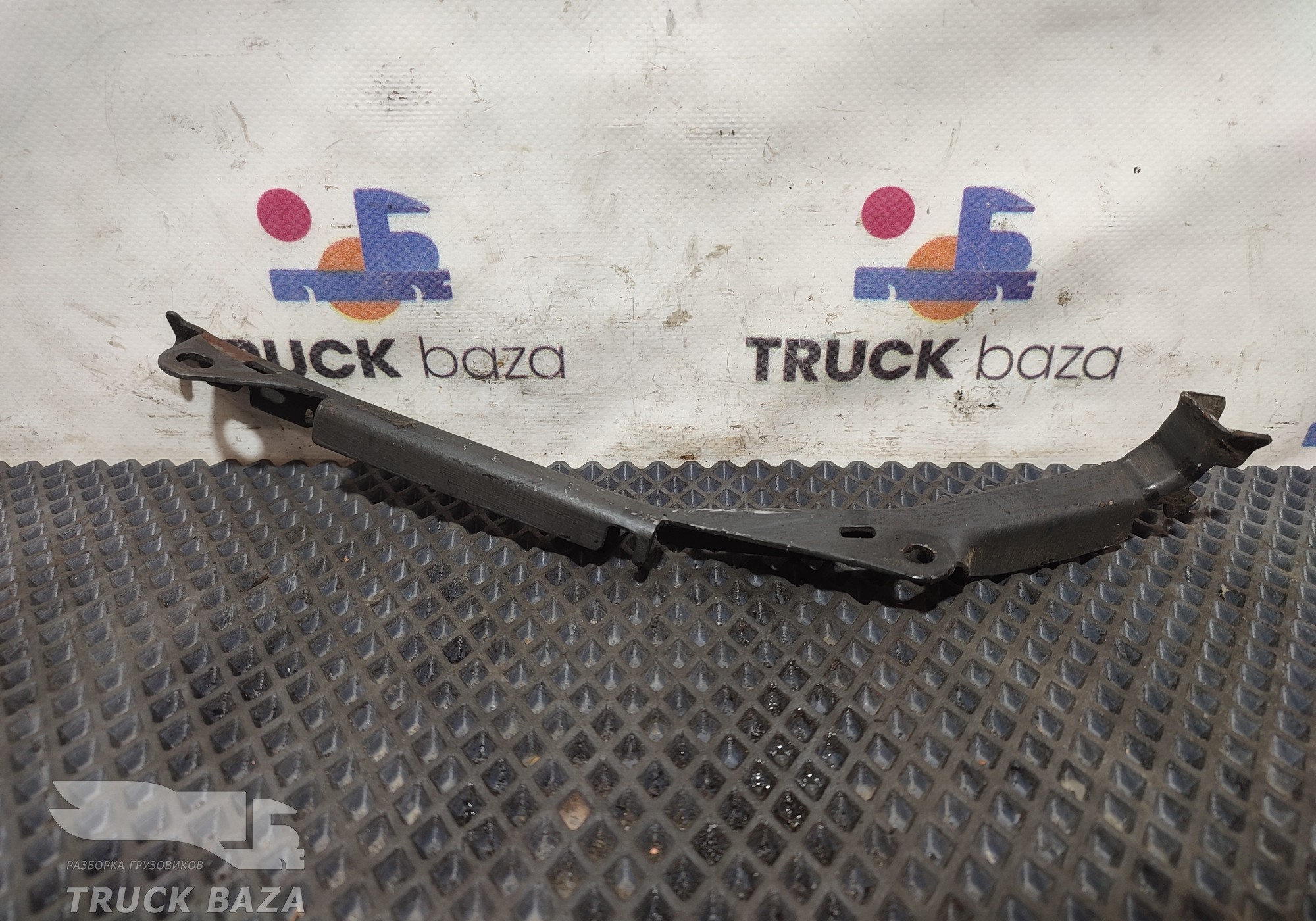 1493309 Кронштейн проводки двигателя