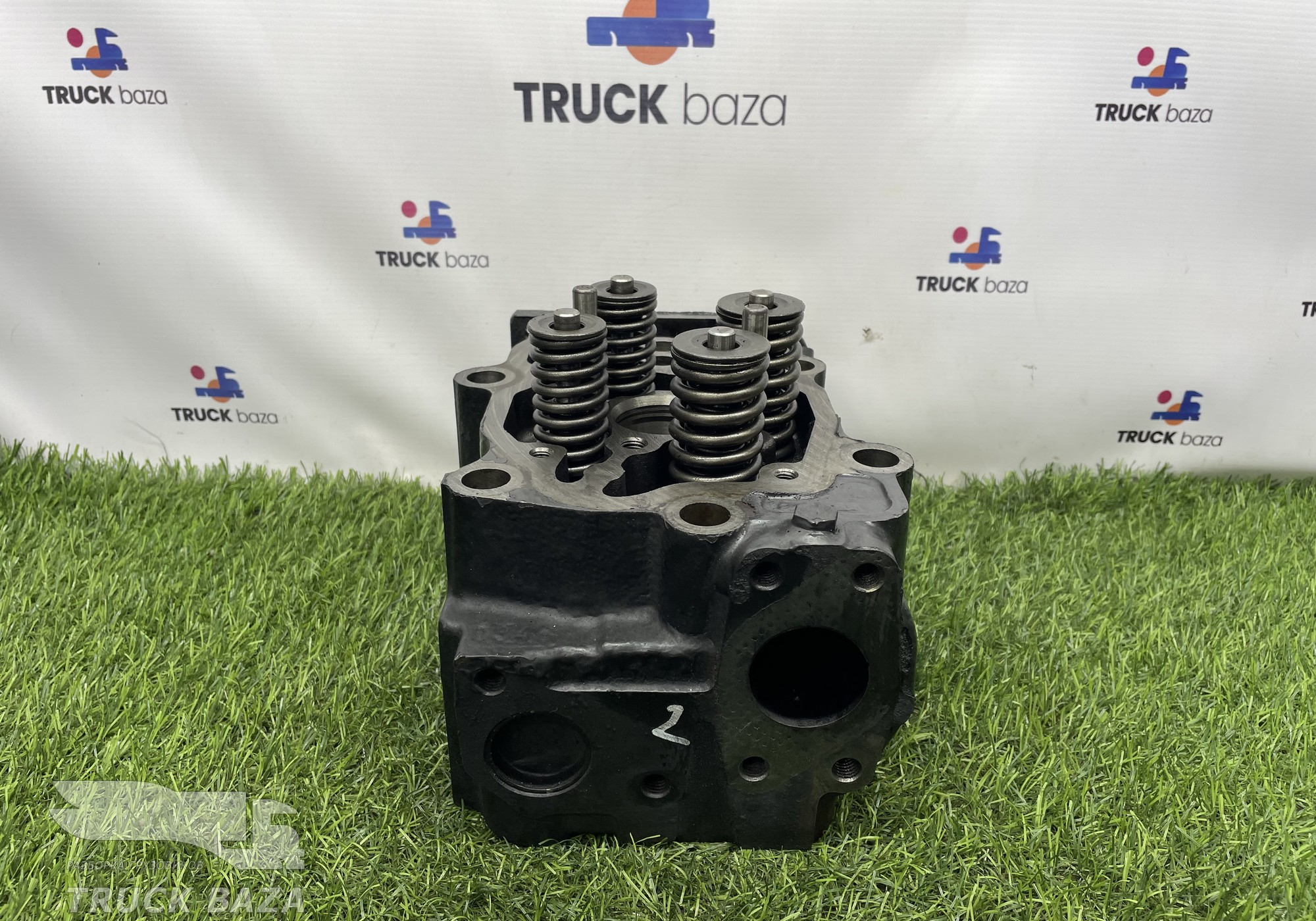 1743125 Головка блока цилиндров