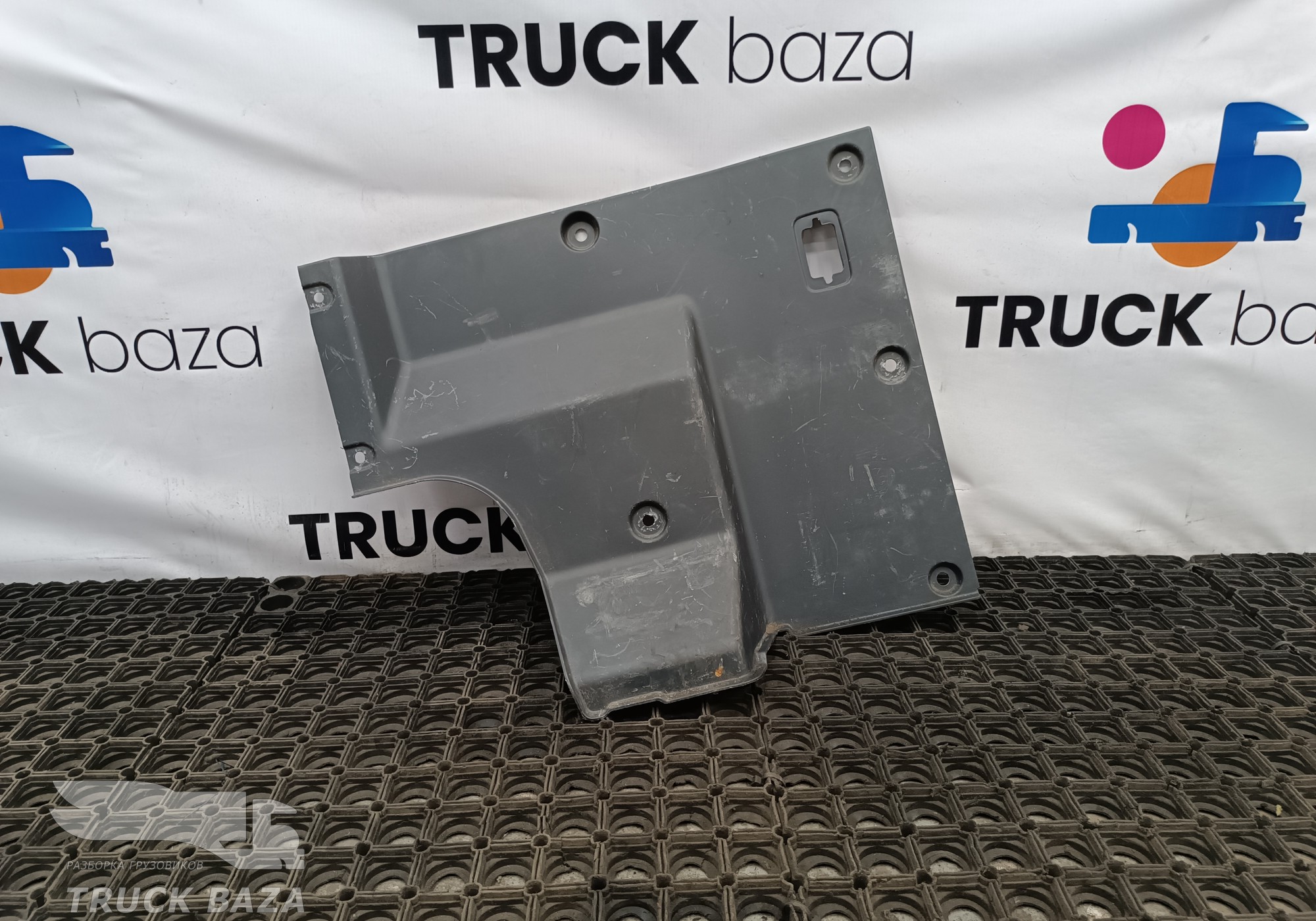 7611083C6100 Накладка салона задняя левая для DongFeng GX DFH4180
