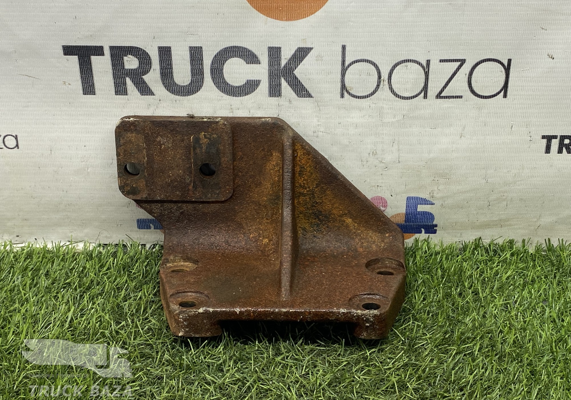 5490100101205 Кронштейн подушки двигателя правый для КАМАЗ 5490 (с 2013)