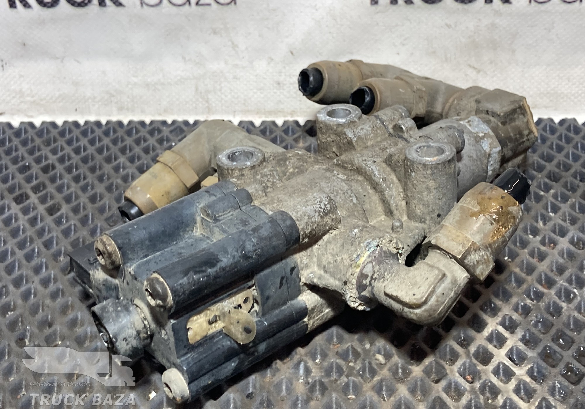 2158373 Клапан ускорительный для Scania 5-series R (с 2004 по 2016)