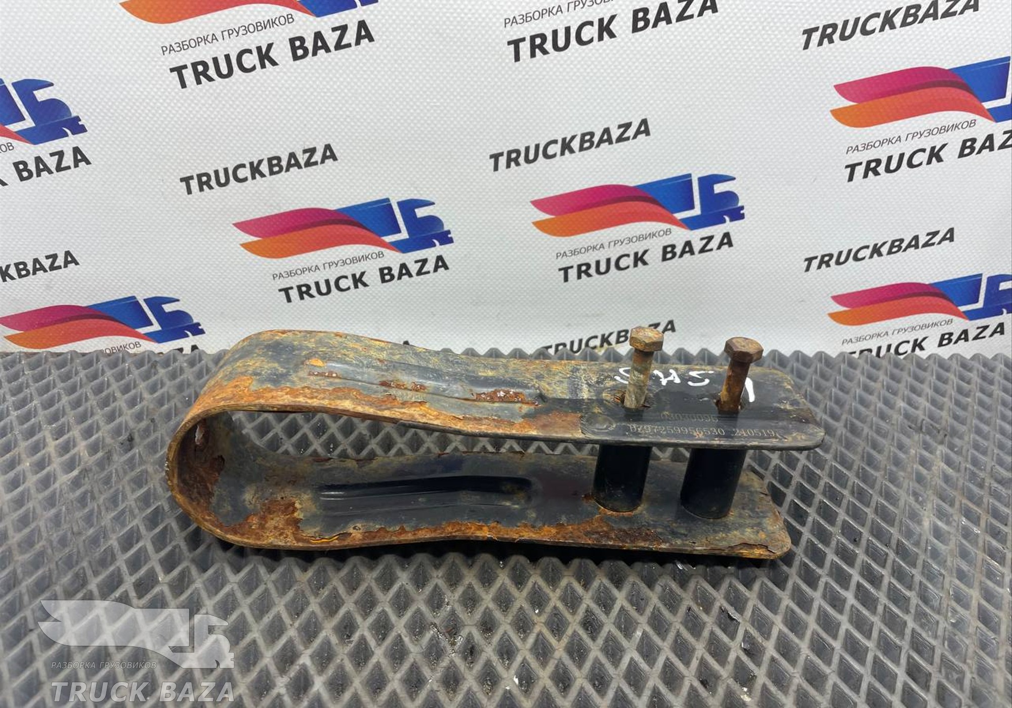 DZ97259956530 Кронштейн промежуточного соединения для Shacman X3000 (с 2014)