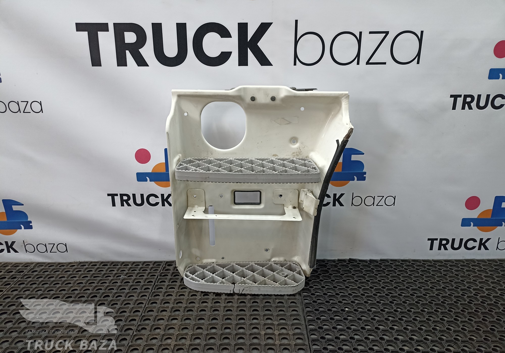 1732322 Корпус подножек левый для Scania 5-series T (с 2004 по 2016)