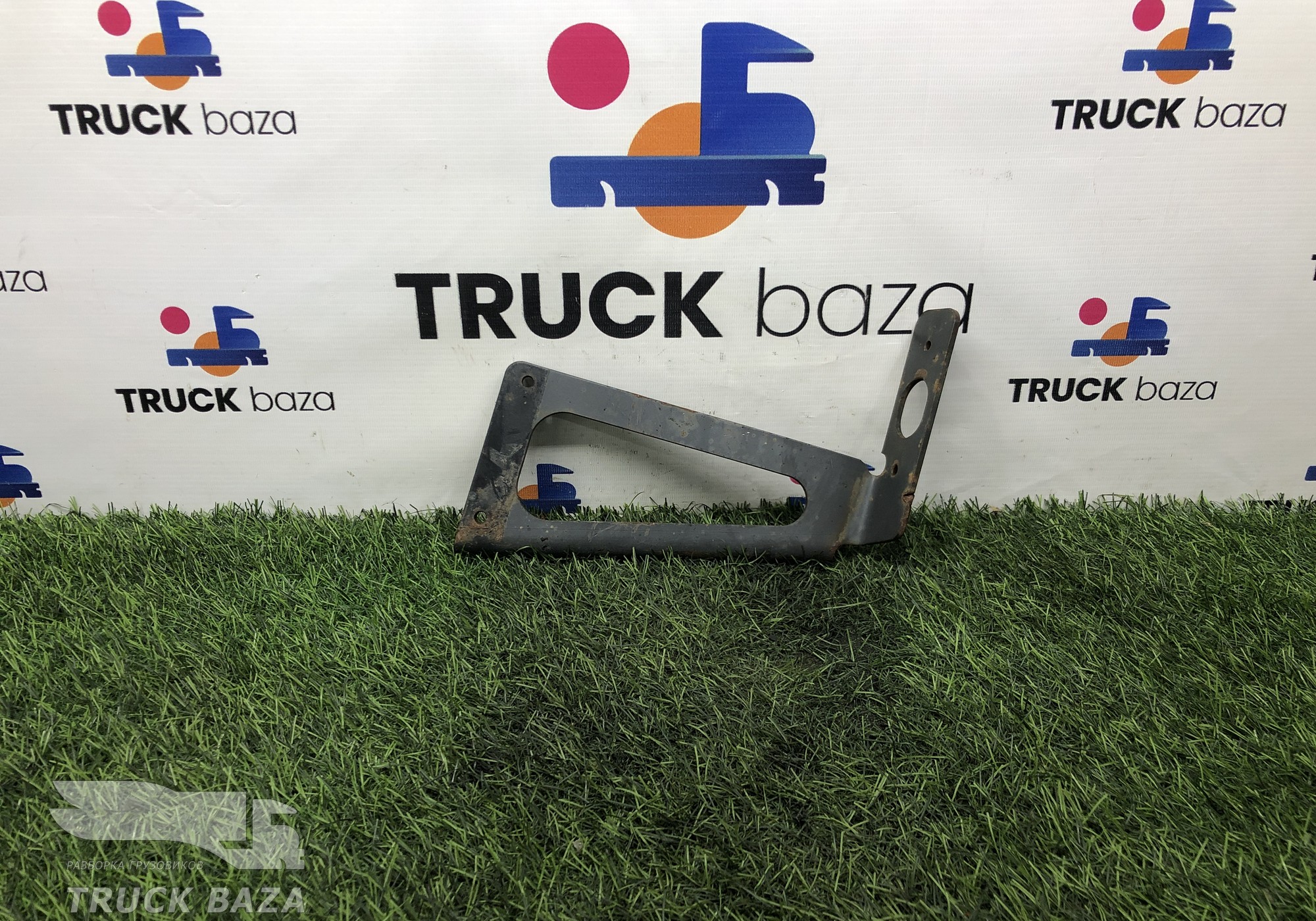 A9345240240 Кронштейн габаритного фонаря левый