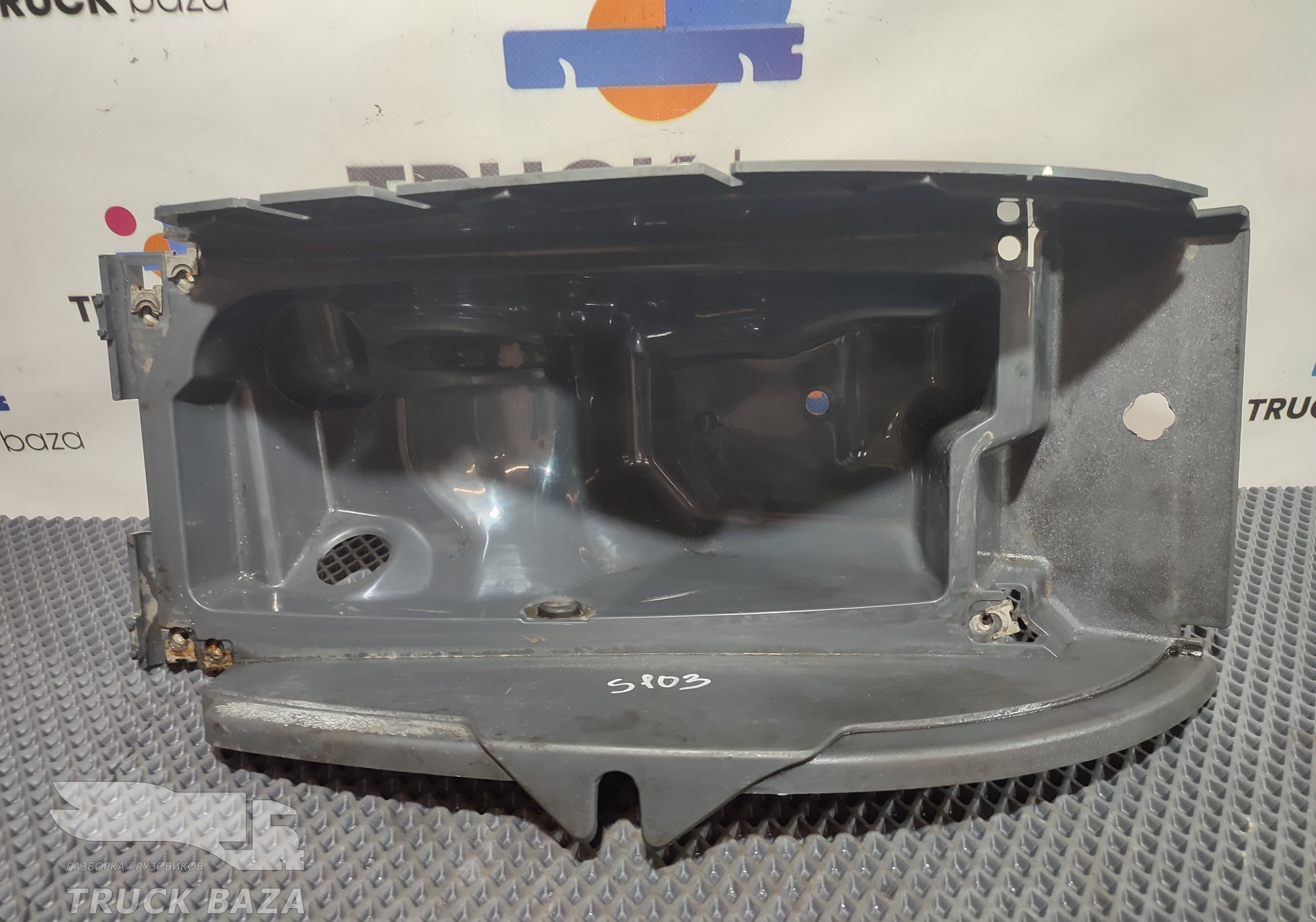 1936674 Корпус фары левой для Scania