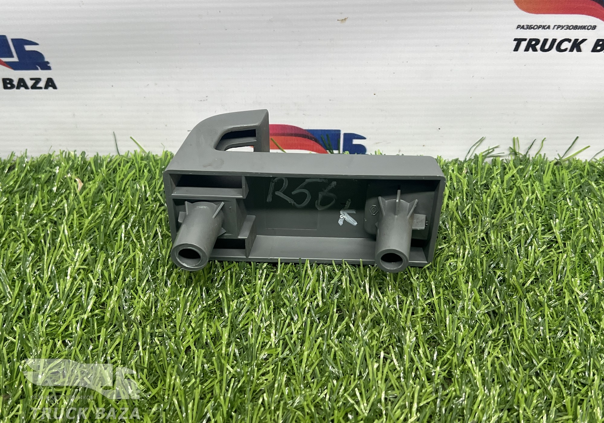 82291102 Крючок для одежды для Renault T (с 2013)