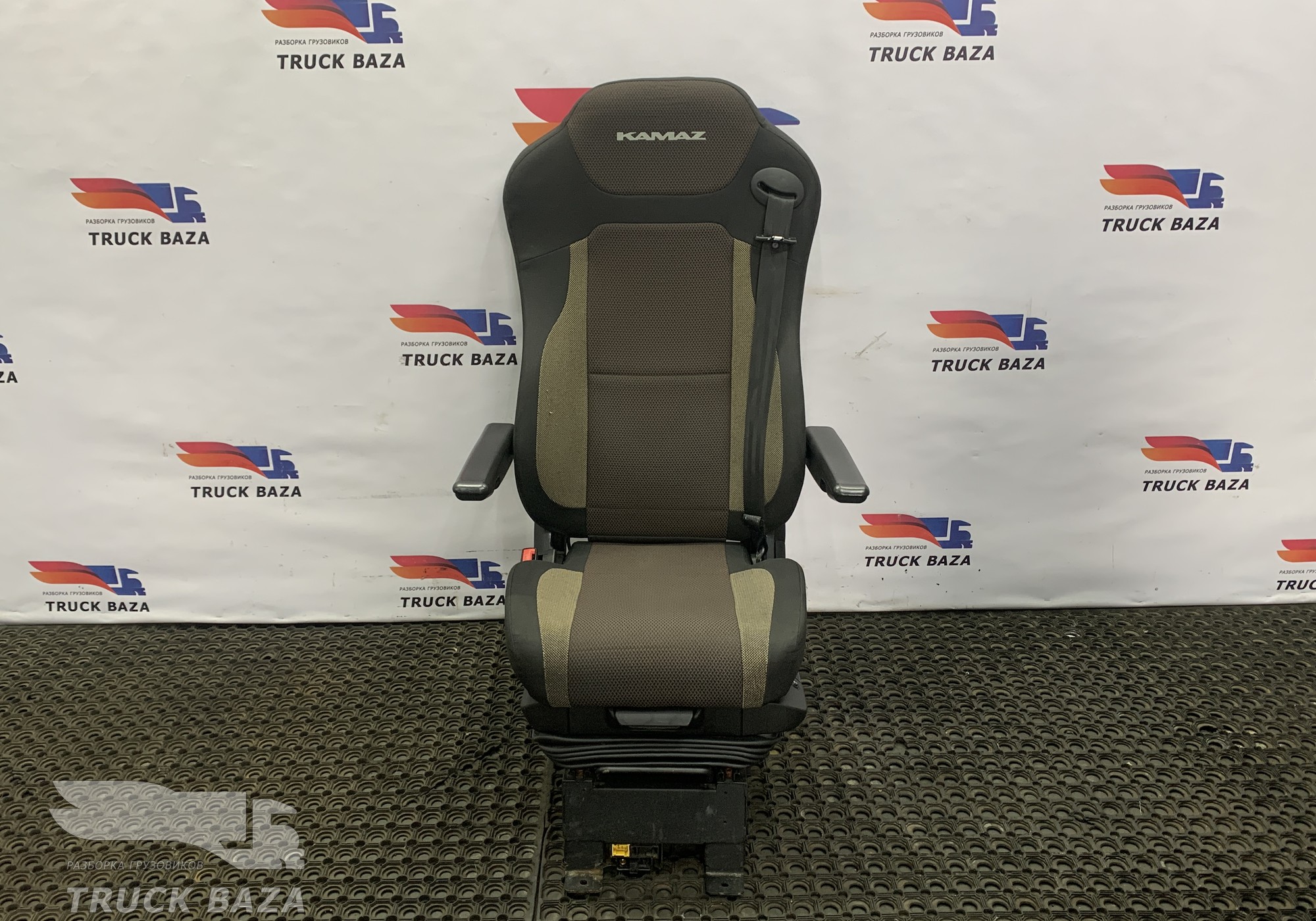 C8022680013431 Сиденье водительское пневматическое для КАМАЗ 54901