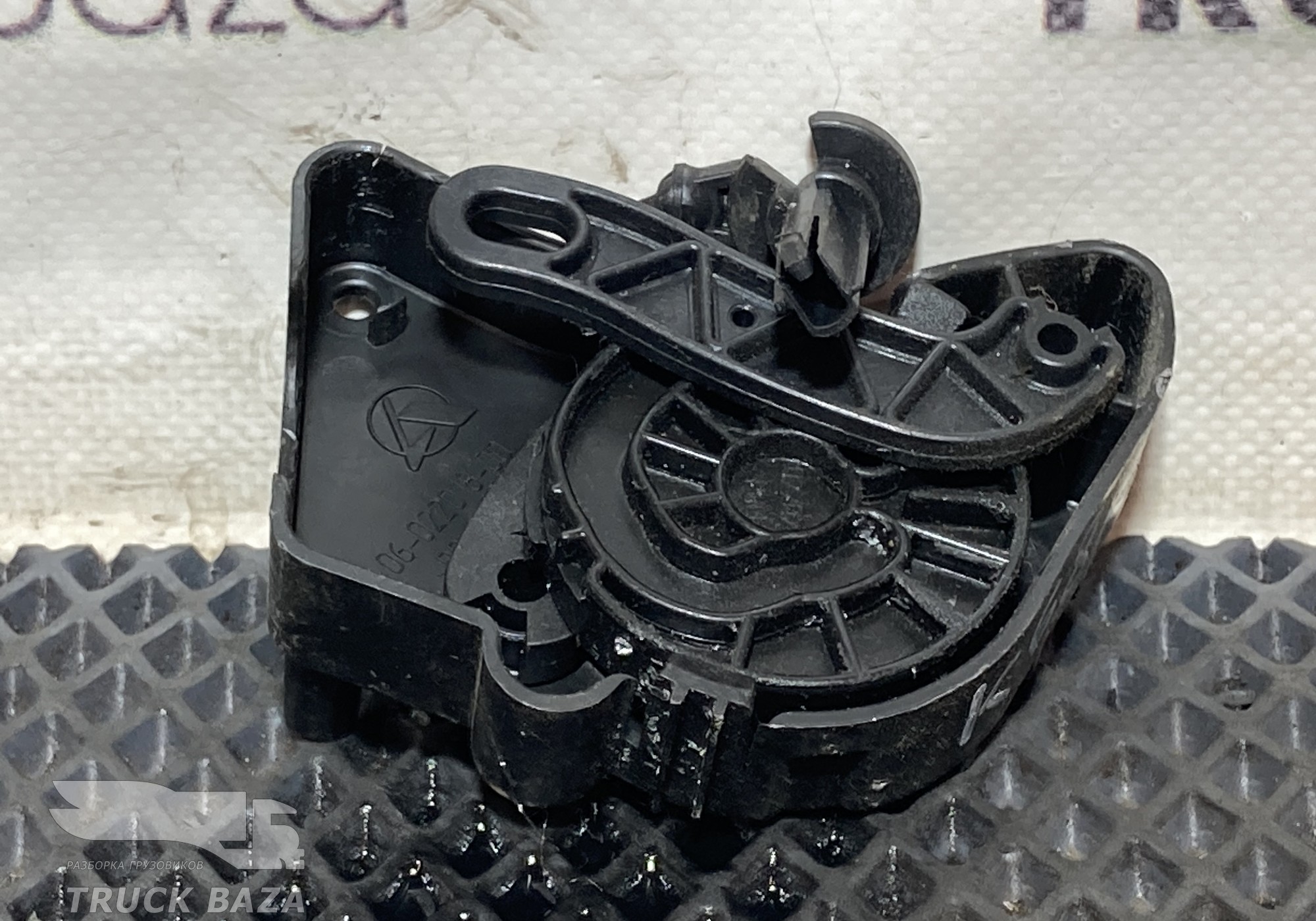 0602201800 Заслонка радиатора отопителя для КАМАЗ 54901