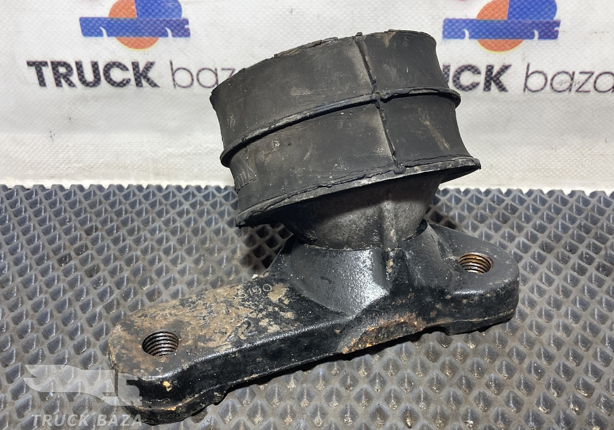 2112222 Подушка двигателя передняя левая