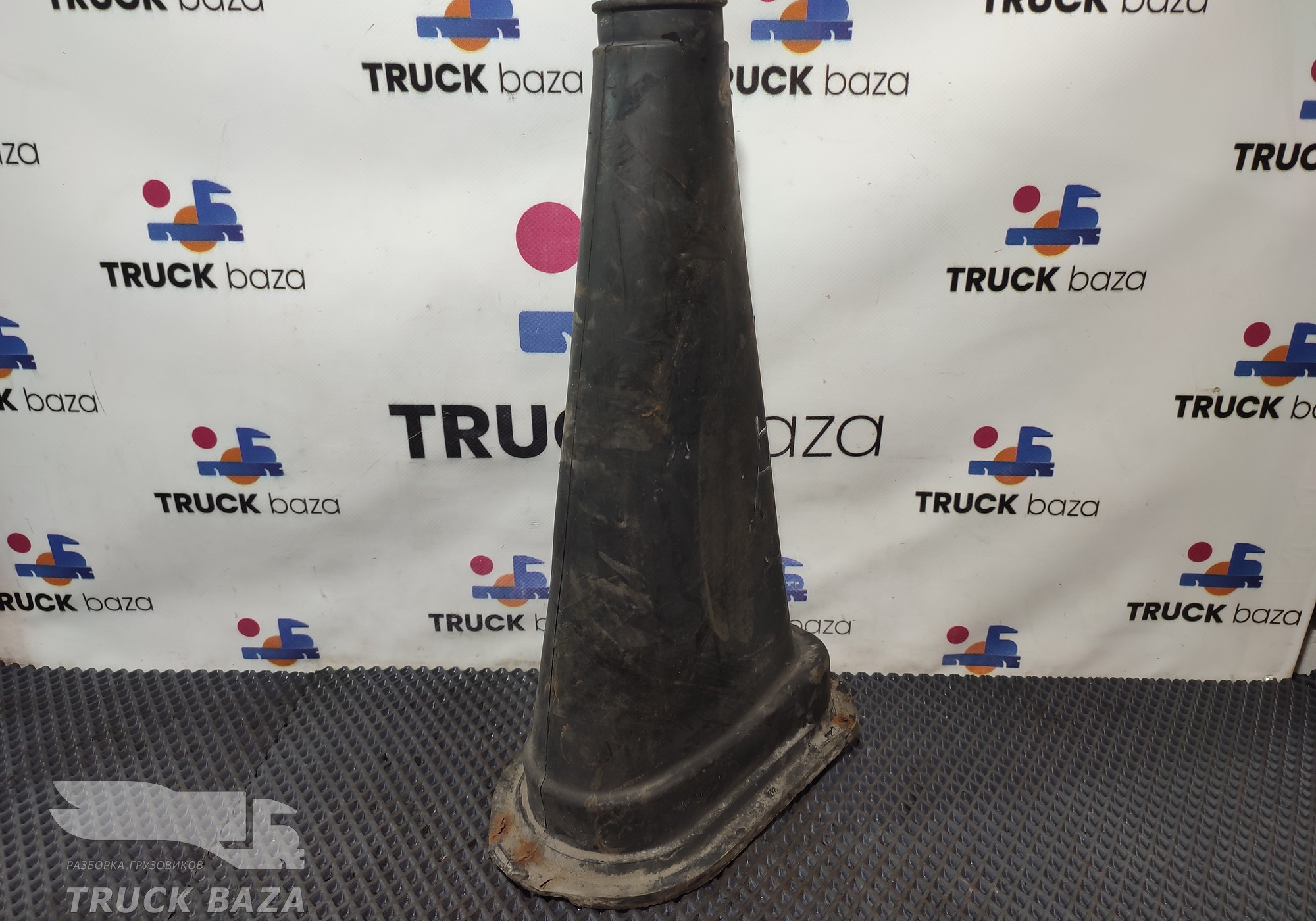 1863786 Кожух рулевой колонки