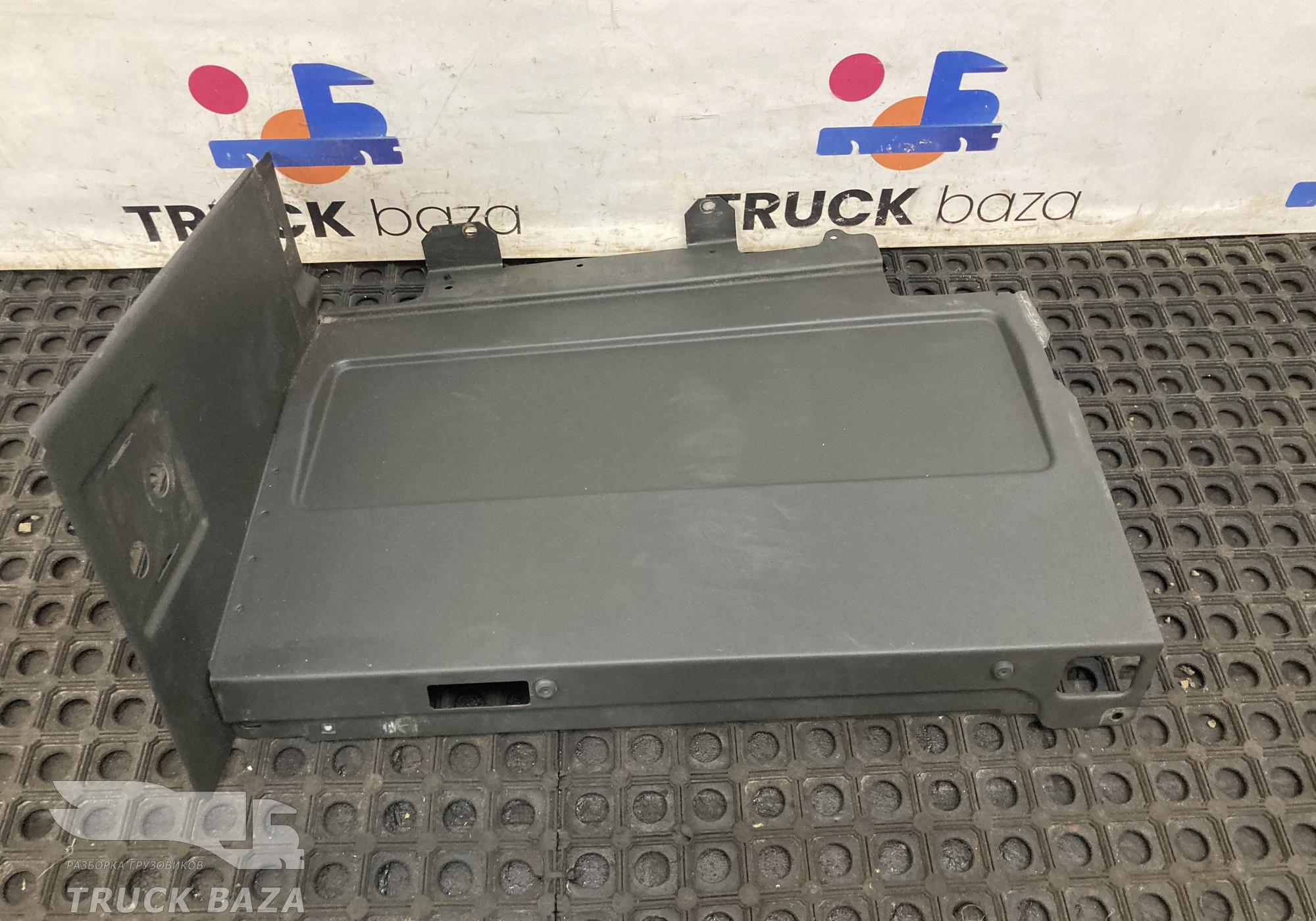82857781 Панель спальника для Volvo FH 4 (с 2012)