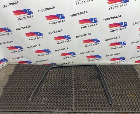 1881921 Уплотнитель стекла двери правой для Daf XF106 (с 2012)