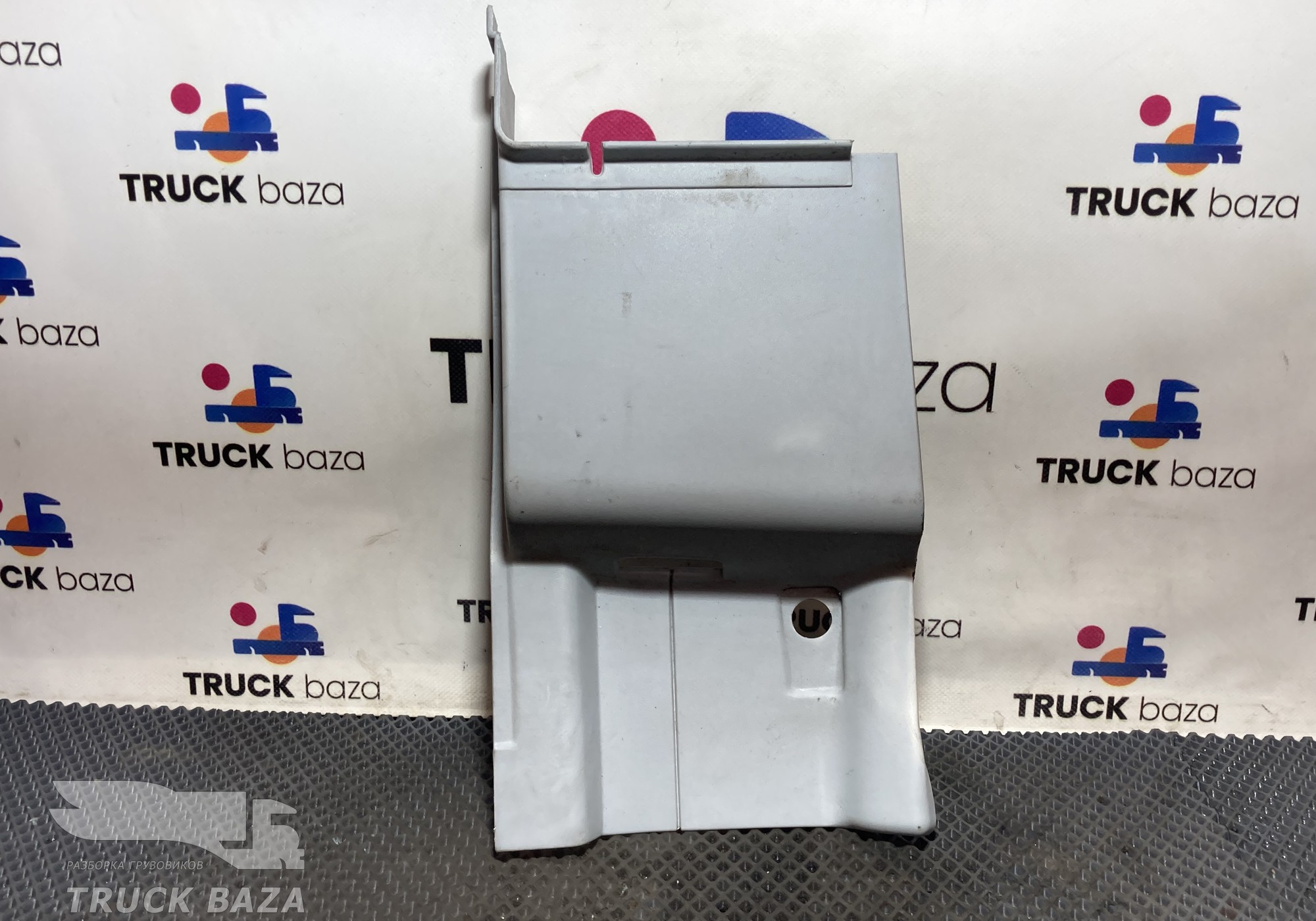 81625710057 Накладка ремня безопасности для Man TGX II (с 2012)