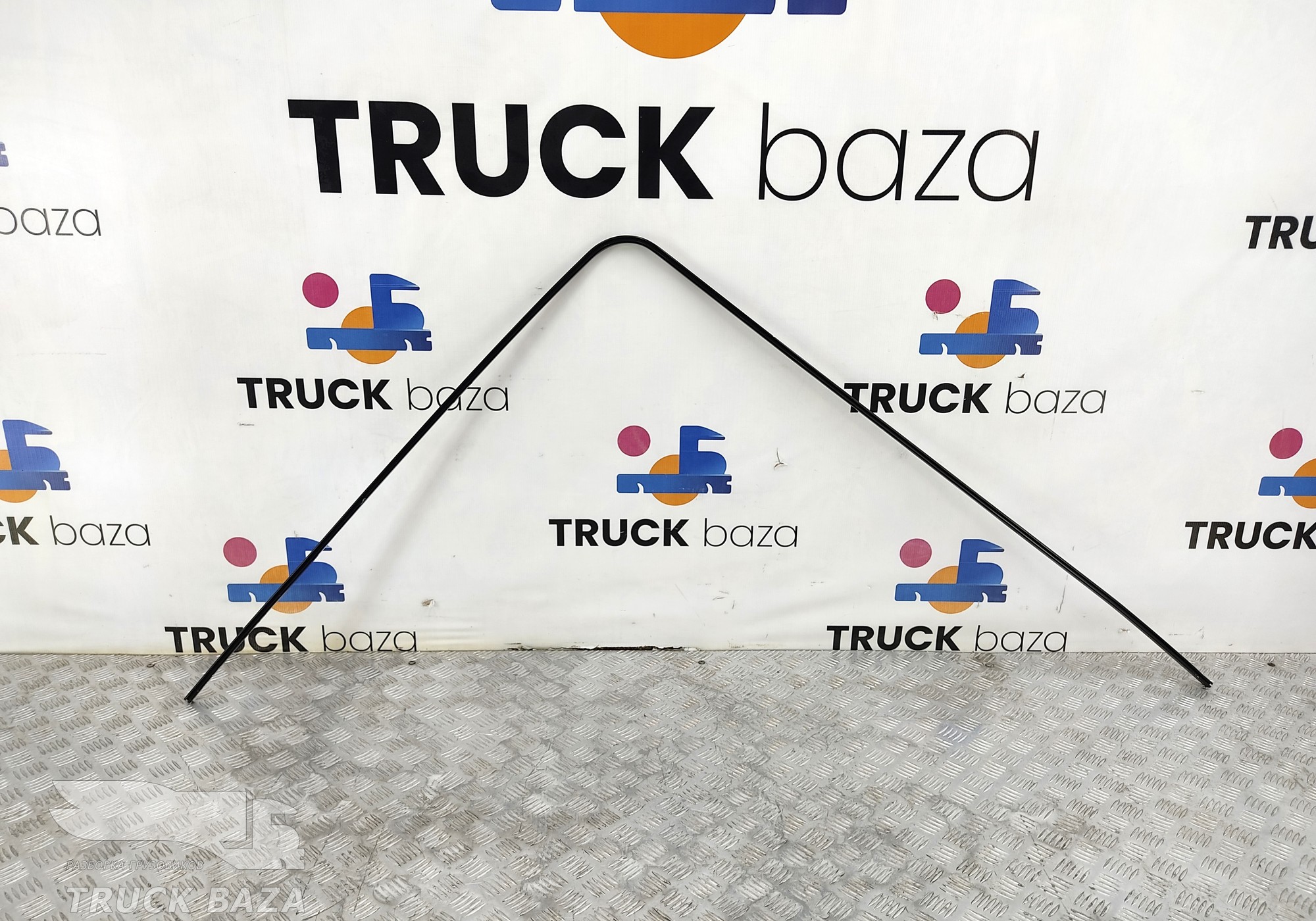 81621400115 Направляющая шторки левая для Man TGS II (с 2012)