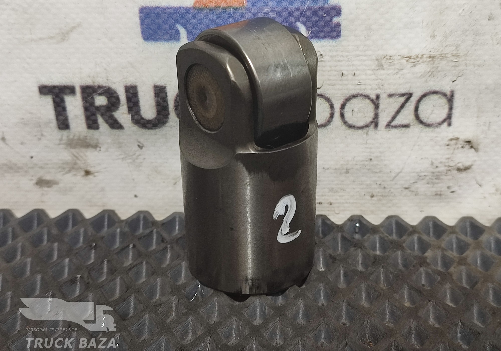 1867257 Толкатель выпускного клапана