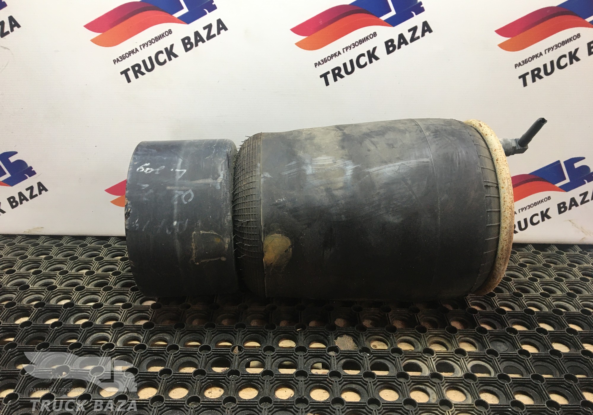 1697678 Подушка пневмоподвески задняя