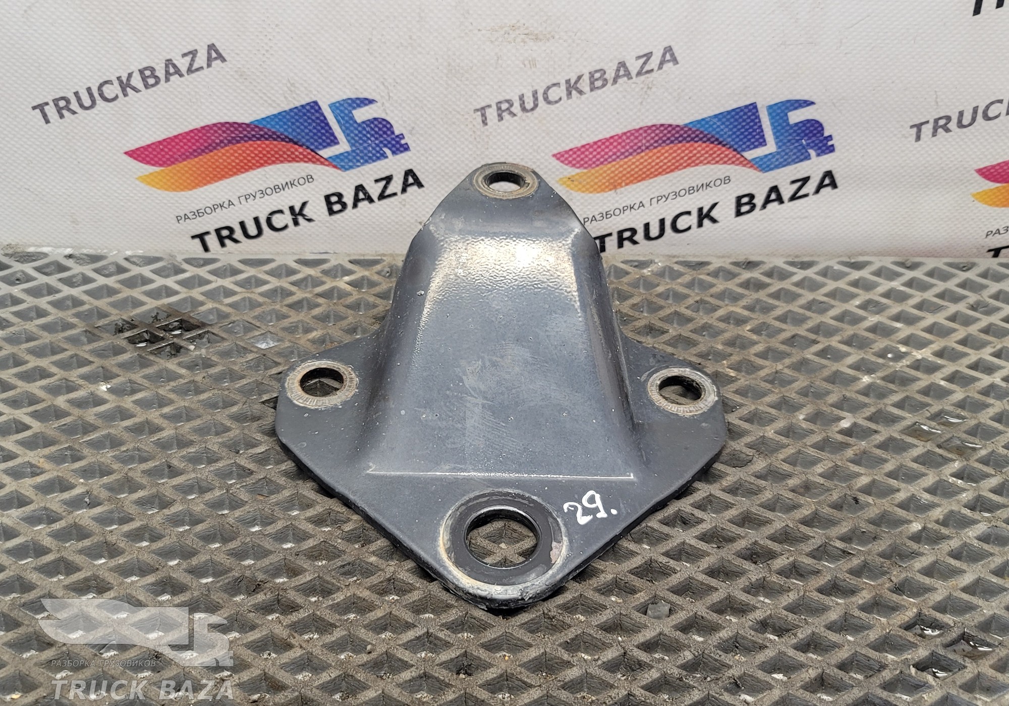 81417200136 Кронштейн рессоры передний для Man TGA