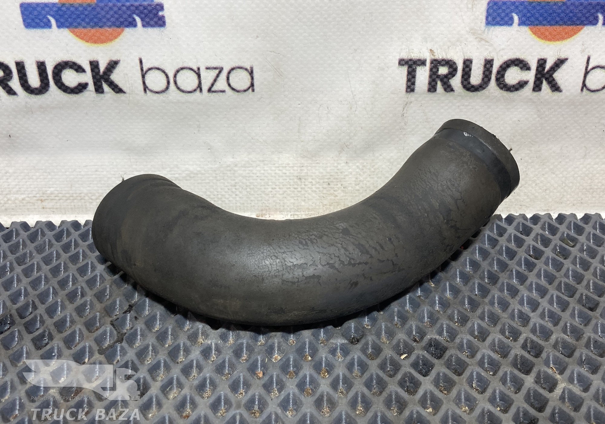 1904984 Патрубок вентиляции картерных газов для Scania 5-series G (с 2004 по 2016)