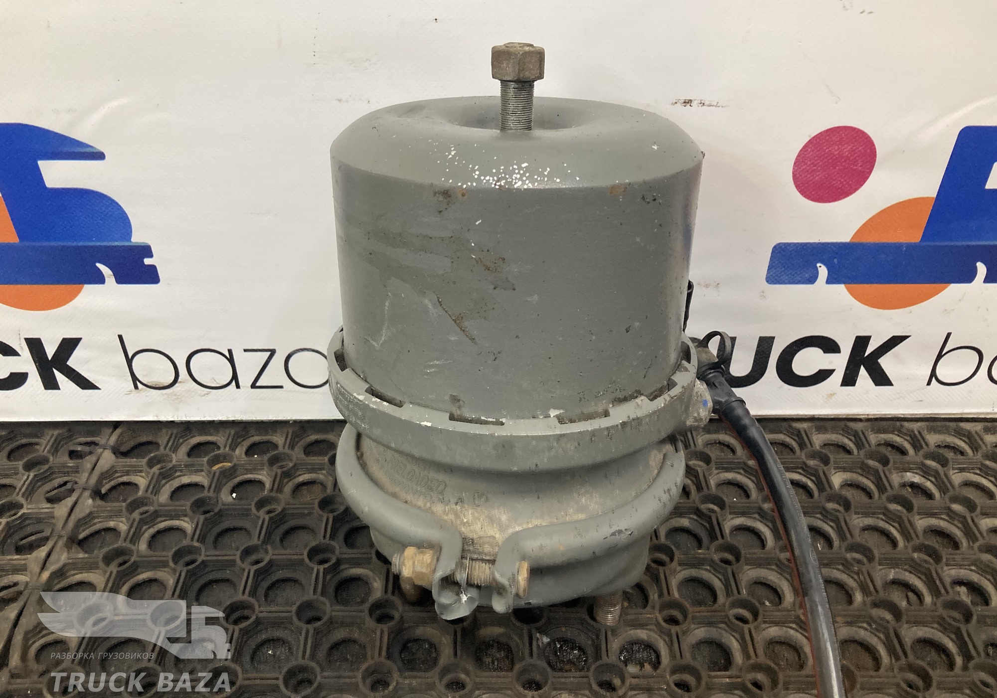 812W504106885 Энергоаккумулятор задний для Sinotruk Sitrak C7H