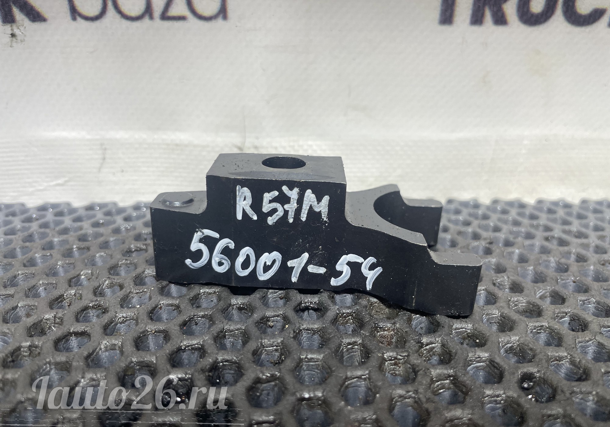 21425162 Кронштейн форсунки топливной для Renault Midlum